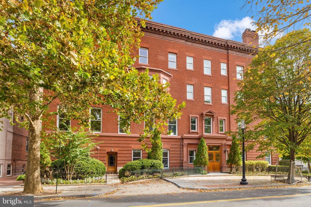 Washington, District of Columbia, 20009, United States, 3 Bedrooms Bedrooms, ,3 BathroomsBathrooms,Residential,For Sale,1987396