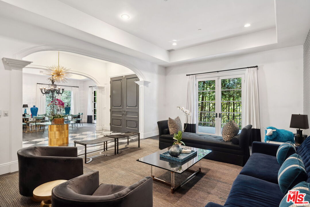 Beverly Hills Post Office, California, 90210, United States, 5 Bedrooms Bedrooms, ,6 BathroomsBathrooms,Residential,For Sale,1723543