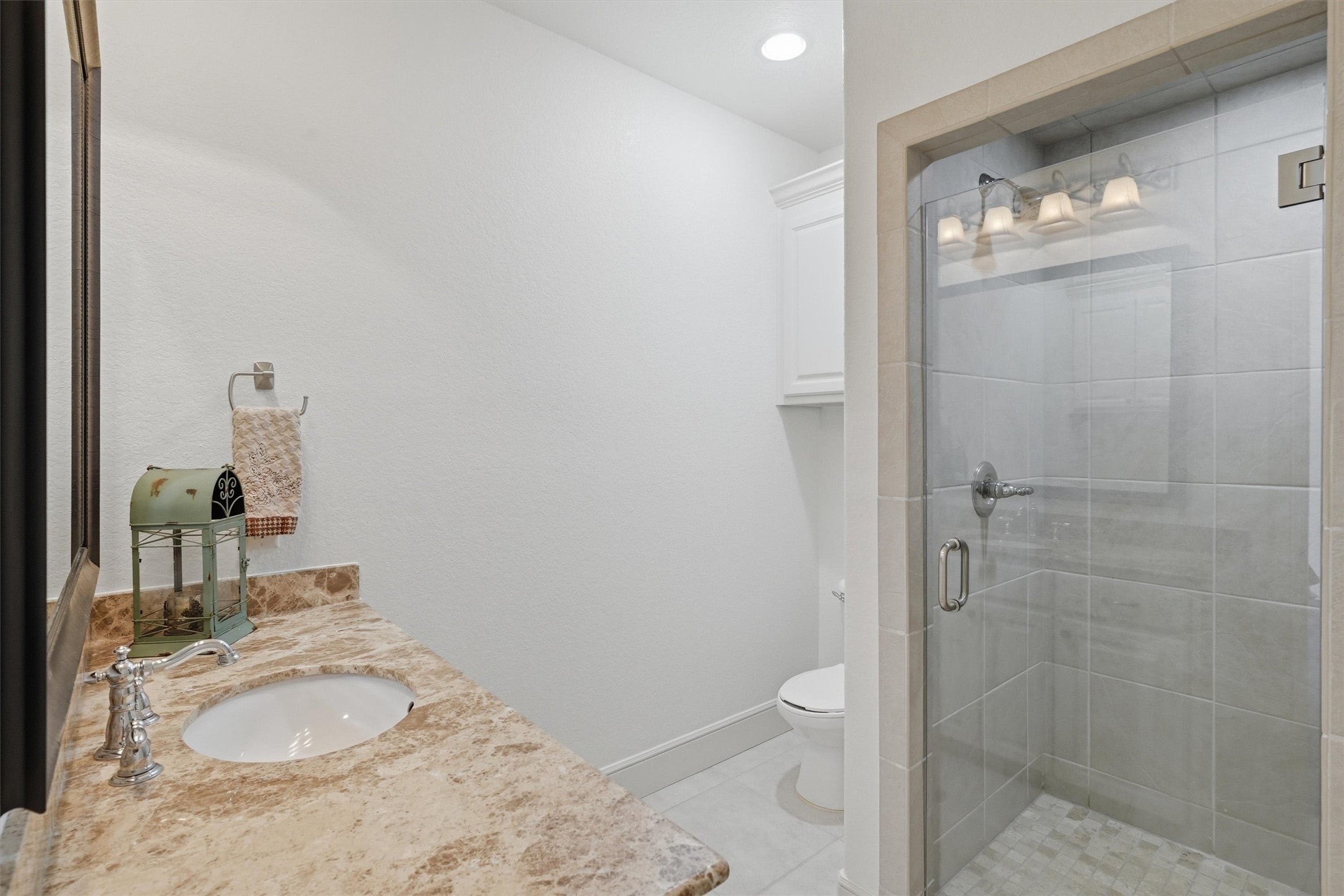 Graford, Texas, 76449, United States, 4 Bedrooms Bedrooms, ,5 BathroomsBathrooms,Residential,For Sale,2048320
