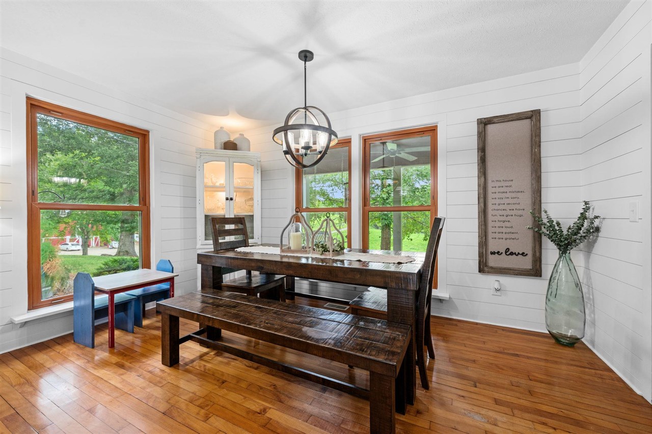 Franklin, Kentucky, 42134, United States, 5 Bedrooms Bedrooms, ,3 BathroomsBathrooms,Residential,For Sale,1903592