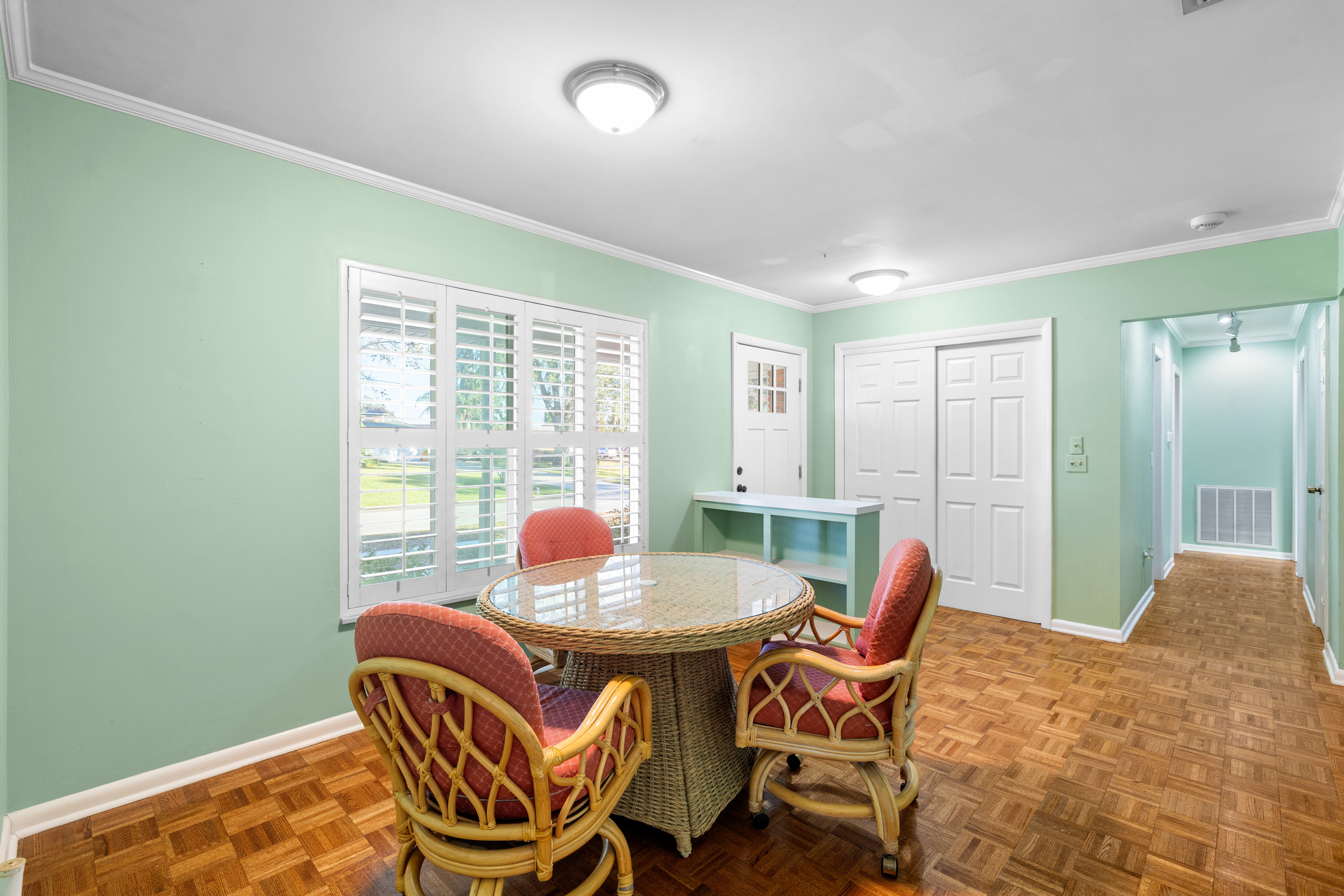 Tampa, Florida, 33618, United States, 3 Bedrooms Bedrooms, ,2 BathroomsBathrooms,Residential,For Sale,1994260