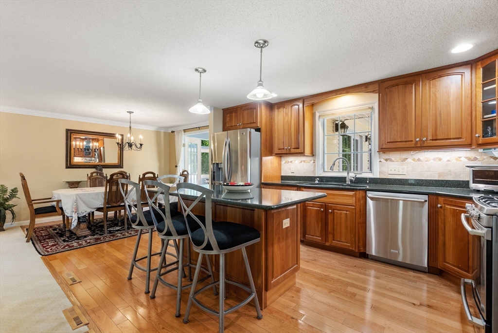 Agawam, Massachusetts, 01030, United States, 4 Bedrooms Bedrooms, ,3 BathroomsBathrooms,Residential,For Sale,1933274