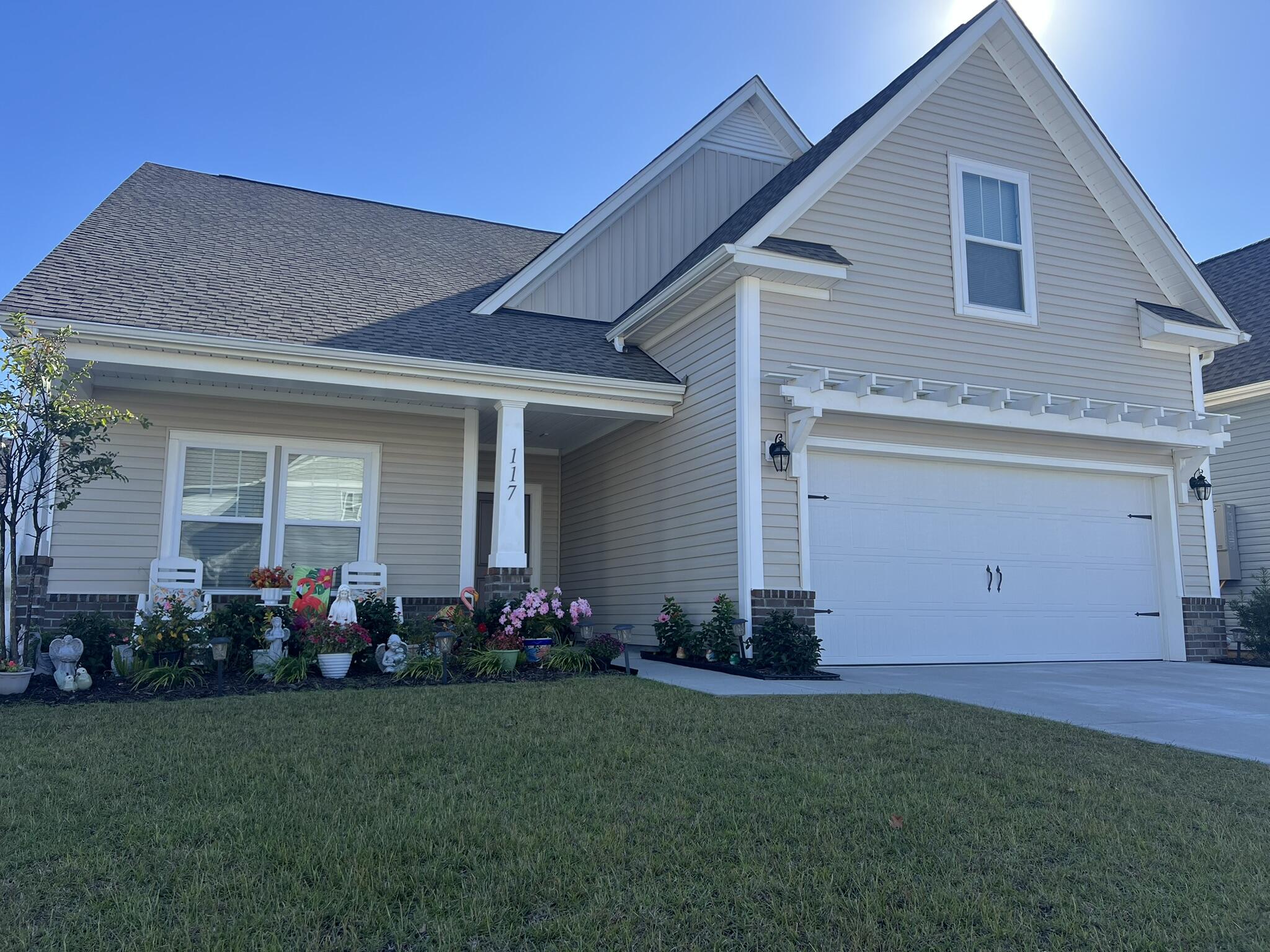 Summerville, South Carolina, 29486, United States, 4 Bedrooms Bedrooms, ,3 BathroomsBathrooms,Residential,For Sale,1882681