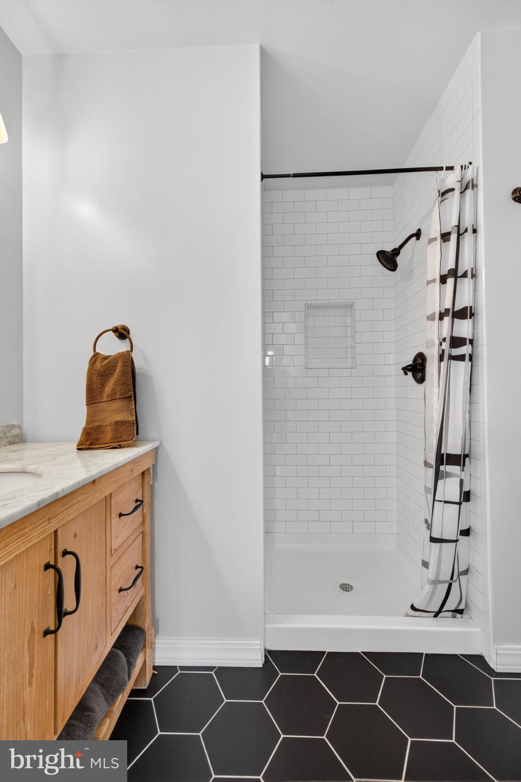 Arlington, Virginia, 22206, United States, ,Residential,For Sale,1992394