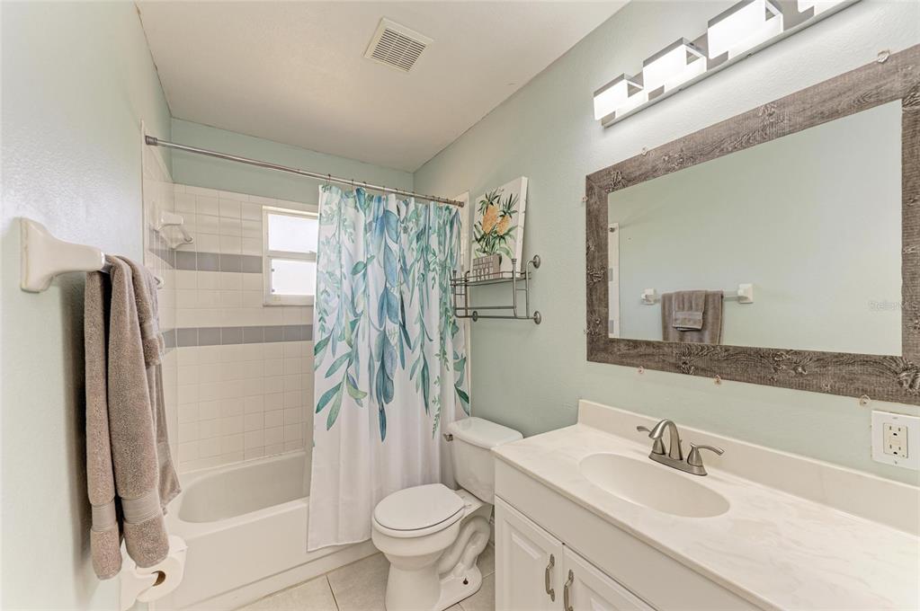 Bradenton, Florida, 34212, United States, 3 Bedrooms Bedrooms, ,2 BathroomsBathrooms,Residential,For Sale,1751964