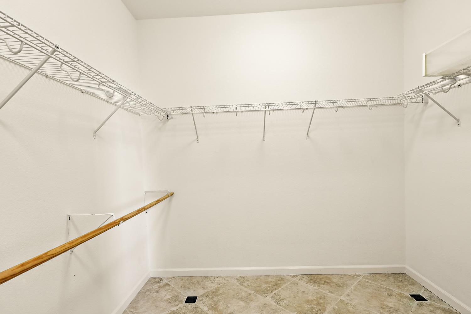 Chowchilla, California, 93610, United States, 5 Bedrooms Bedrooms, ,4 BathroomsBathrooms,Residential,For Sale,1982347