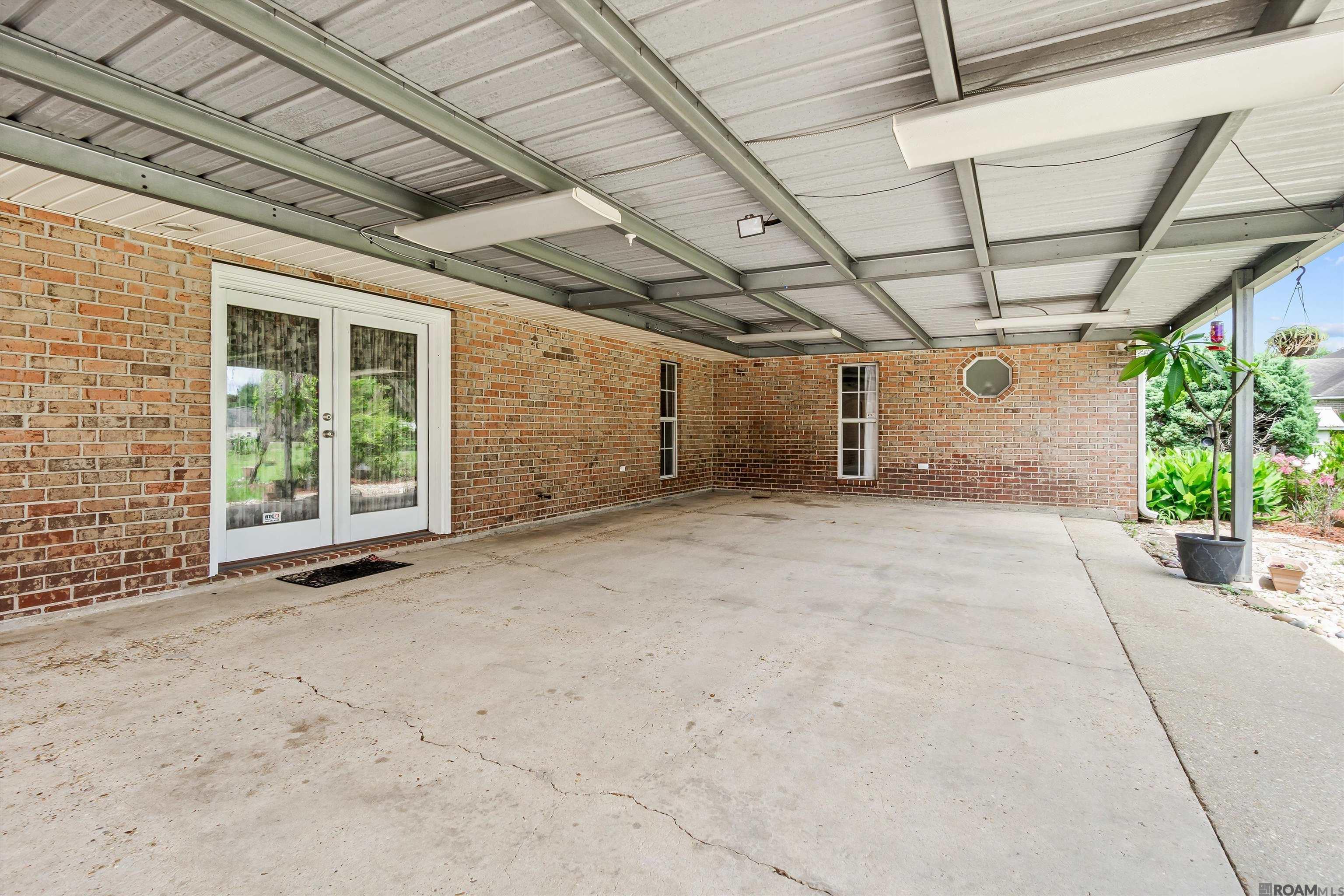 Gonzales, Louisiana, 70737, United States, 4 Bedrooms Bedrooms, ,3 BathroomsBathrooms,Residential,For Sale,1920960