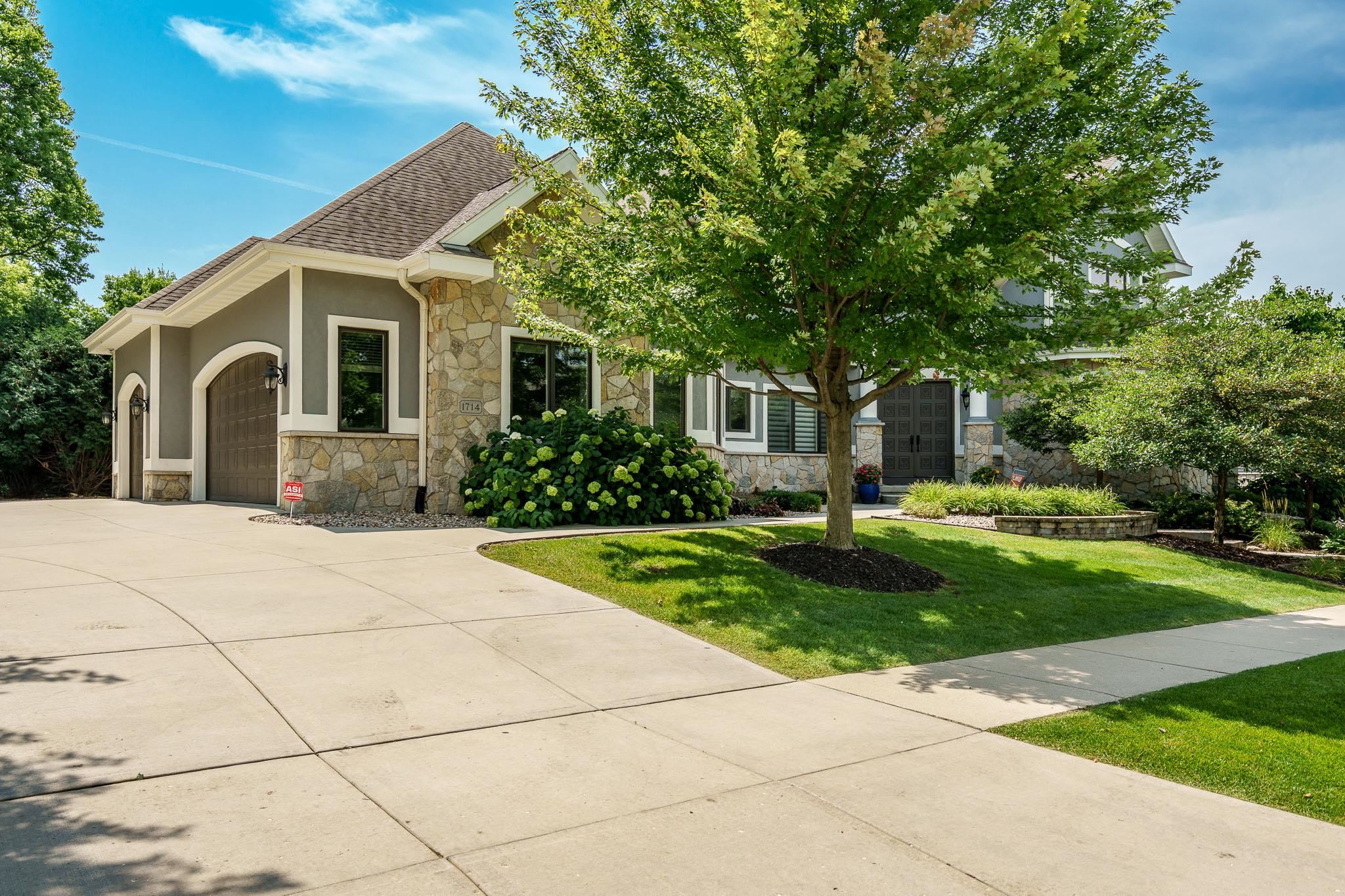 Waunakee, Wisconsin, 53597, United States, 6 Bedrooms Bedrooms, ,5 BathroomsBathrooms,Residential,For Sale,1914113