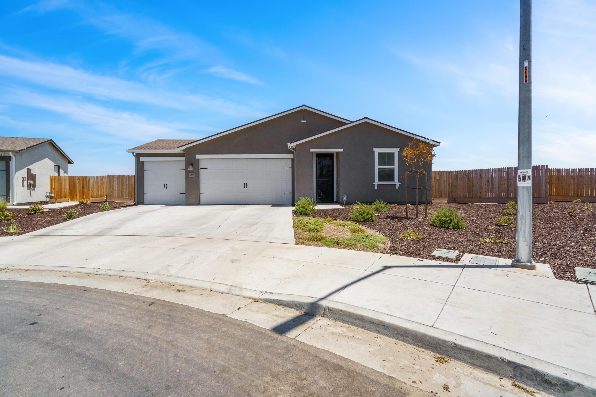 Bakersfield, California, 93314, United States, 4 Bedrooms Bedrooms, ,3 BathroomsBathrooms,Residential,For Sale,1923542