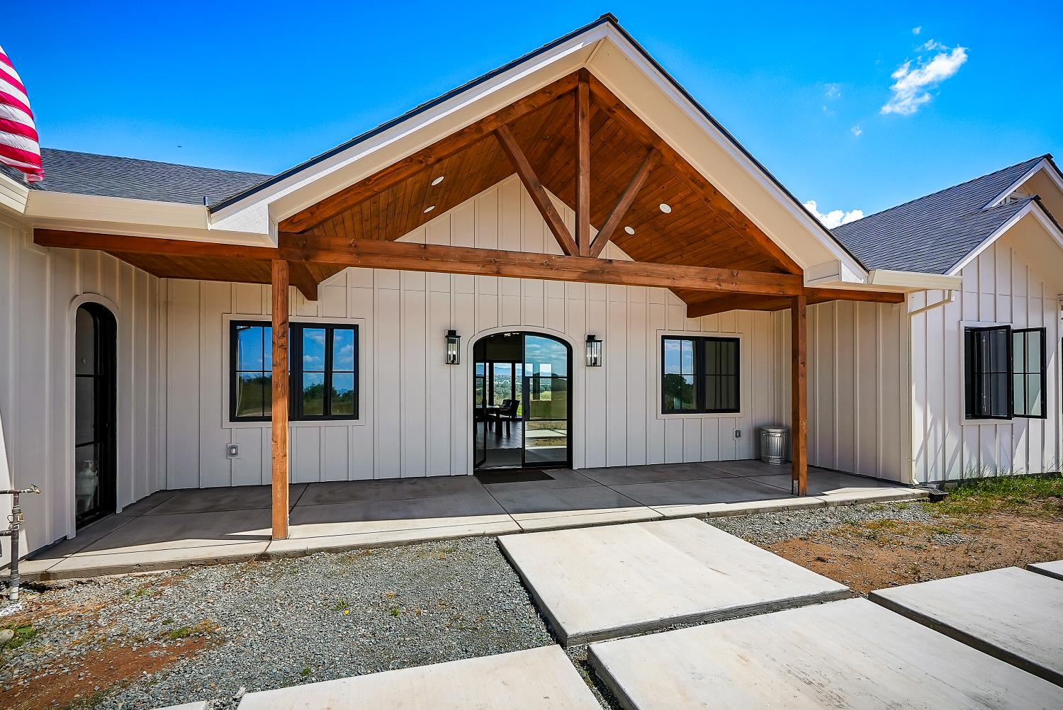 Burson, California, 95225, United States, 4 Bedrooms Bedrooms, ,4 BathroomsBathrooms,Residential,For Sale,2040271