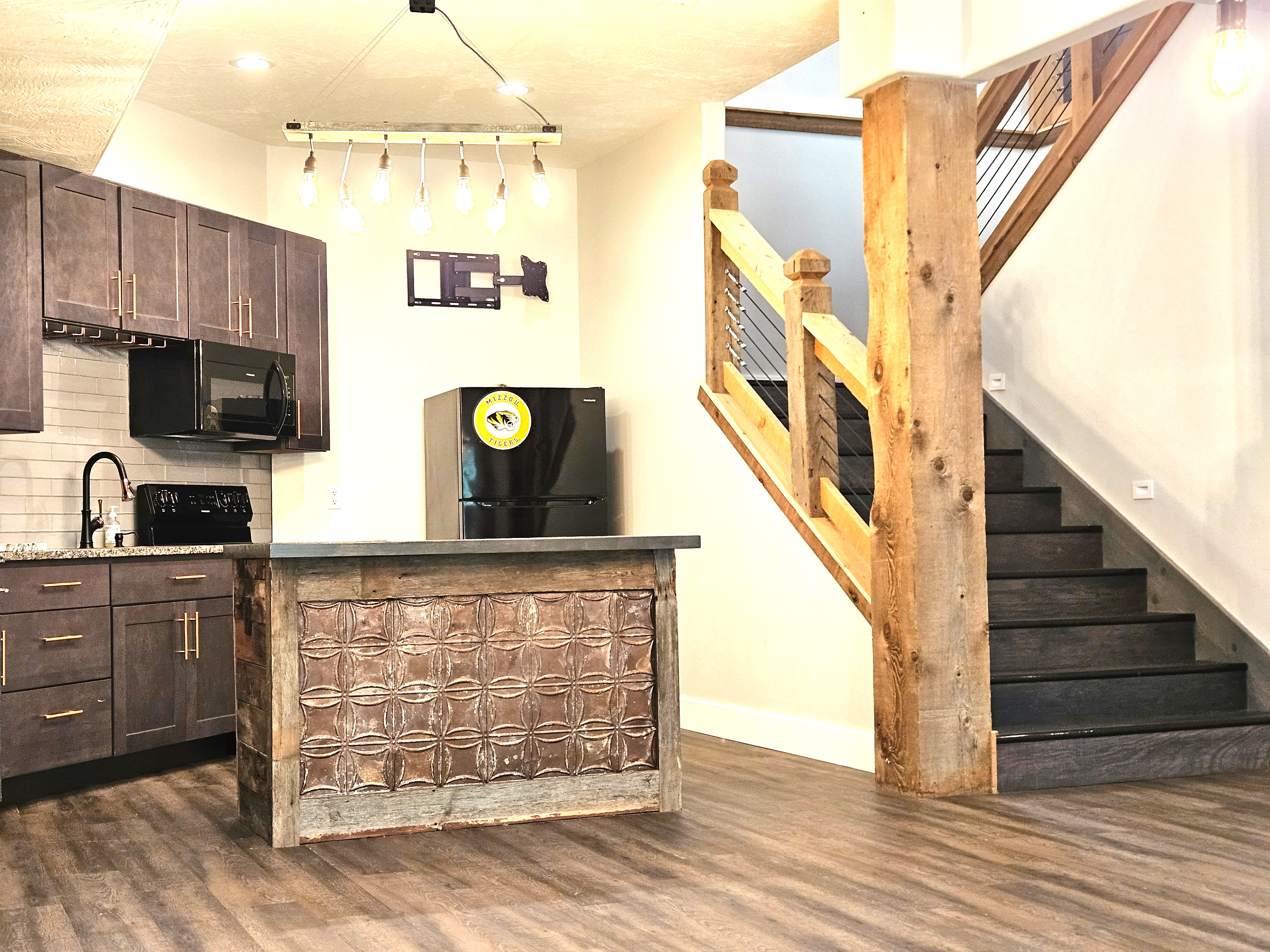 SPRINGFIELD, Missouri, 65804, United States, 4 Bedrooms Bedrooms, ,4 BathroomsBathrooms,Residential,For Sale,1996433