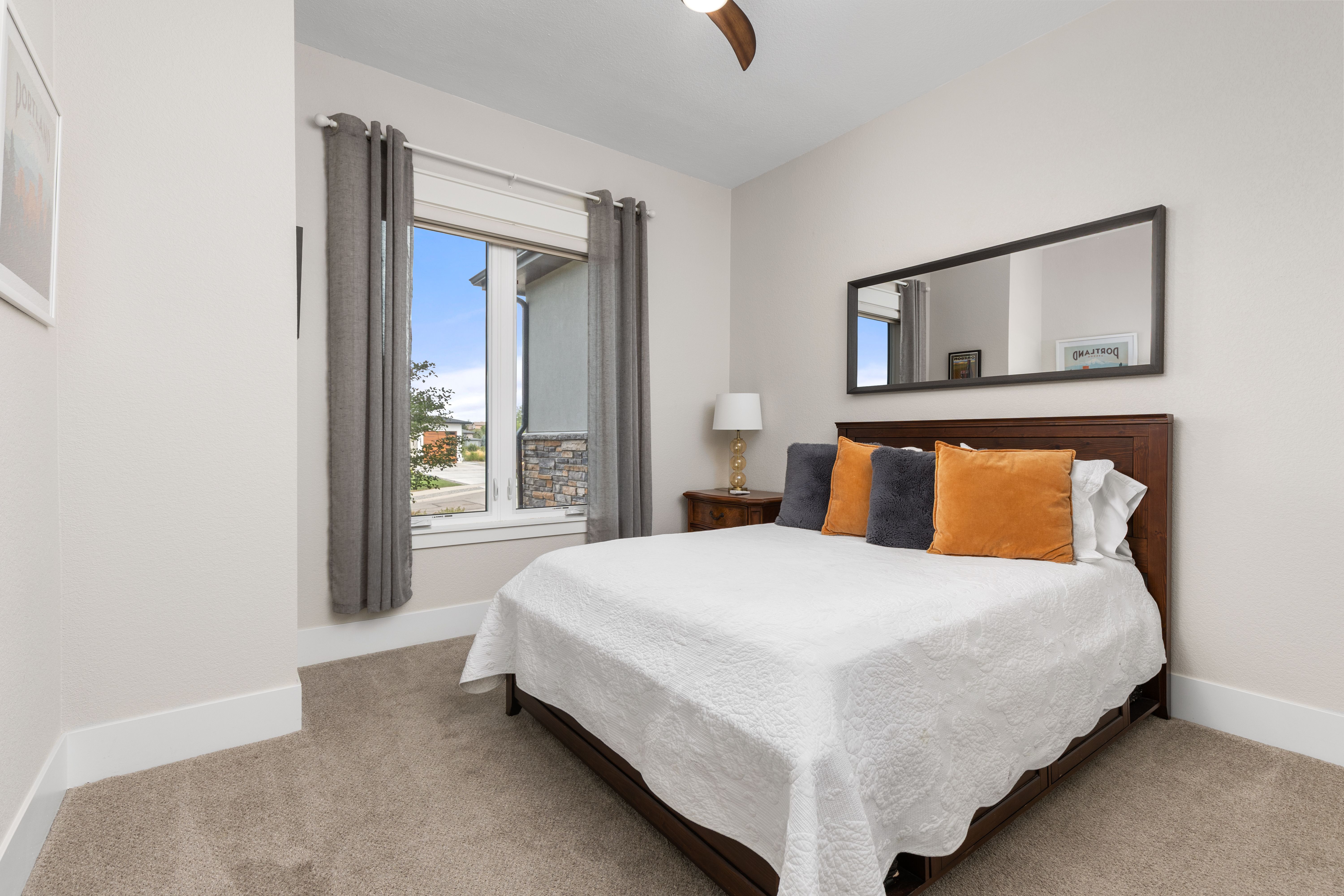  Amazing Opportunity For Multigenerational Living - 物件實景