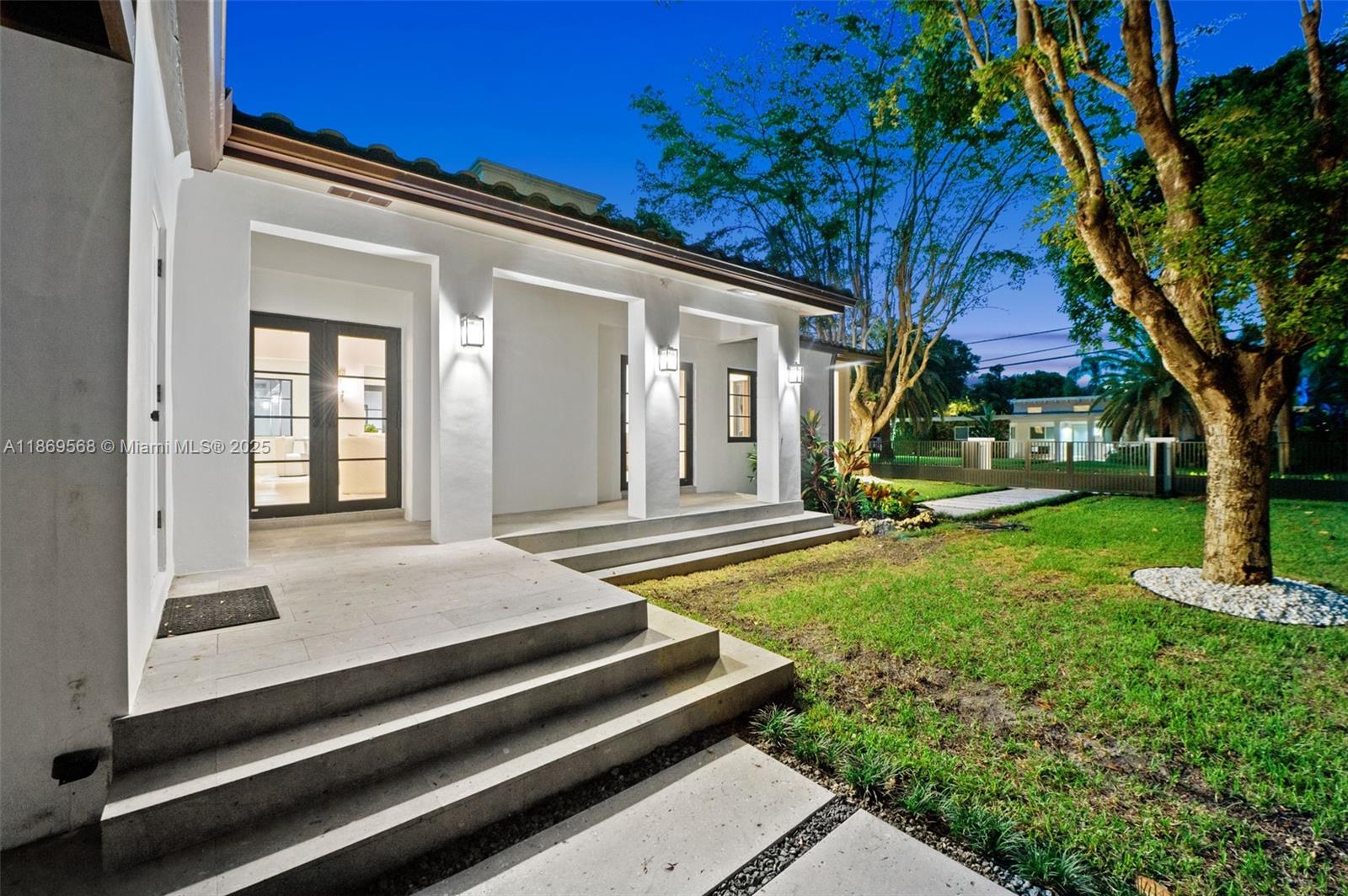 Miami, Florida, 33143, United States, 4 Bedrooms Bedrooms, ,4 BathroomsBathrooms,Residential,For Sale,1933110