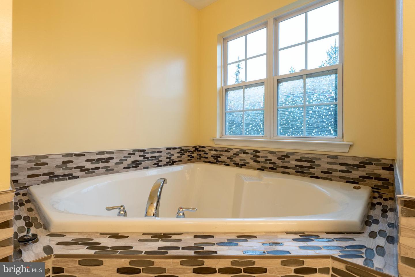 Pennington, New Jersey, 08534, United States, 3 Bedrooms Bedrooms, ,3 BathroomsBathrooms,Residential,For Sale,1939731