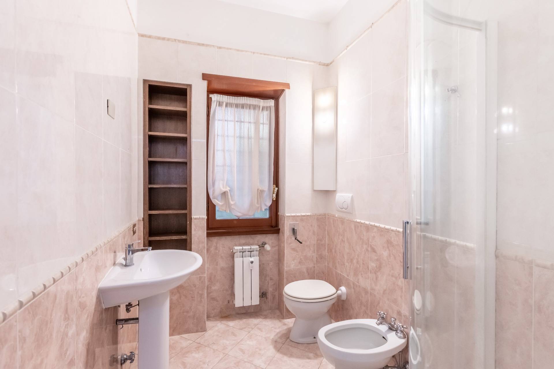 Roma, Roma, 00100, IT, 3 Bedrooms Bedrooms, ,2 BathroomsBathrooms,Residential,For Sale,1963202