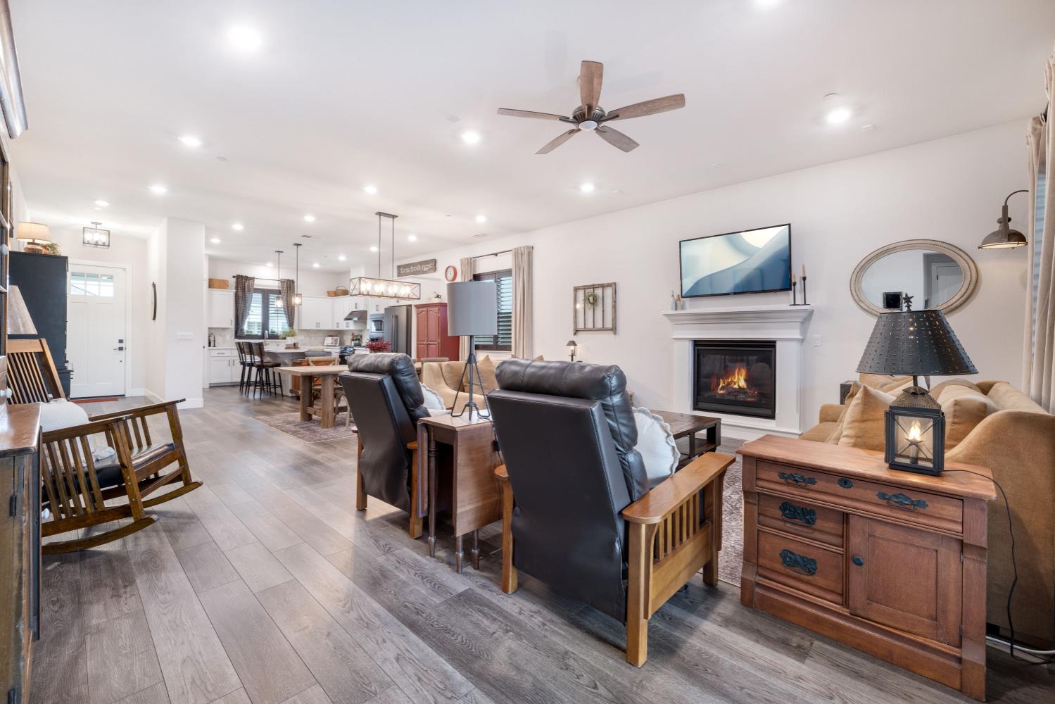 Roseville, California, 95747, United States, 3 Bedrooms Bedrooms, ,2 BathroomsBathrooms,Residential,For Sale,2002190