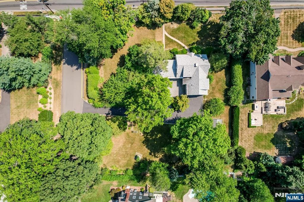 Wyckoff, New Jersey, 07481, United States, 5 Bedrooms Bedrooms, ,3 BathroomsBathrooms,Residential,For Sale,1920026