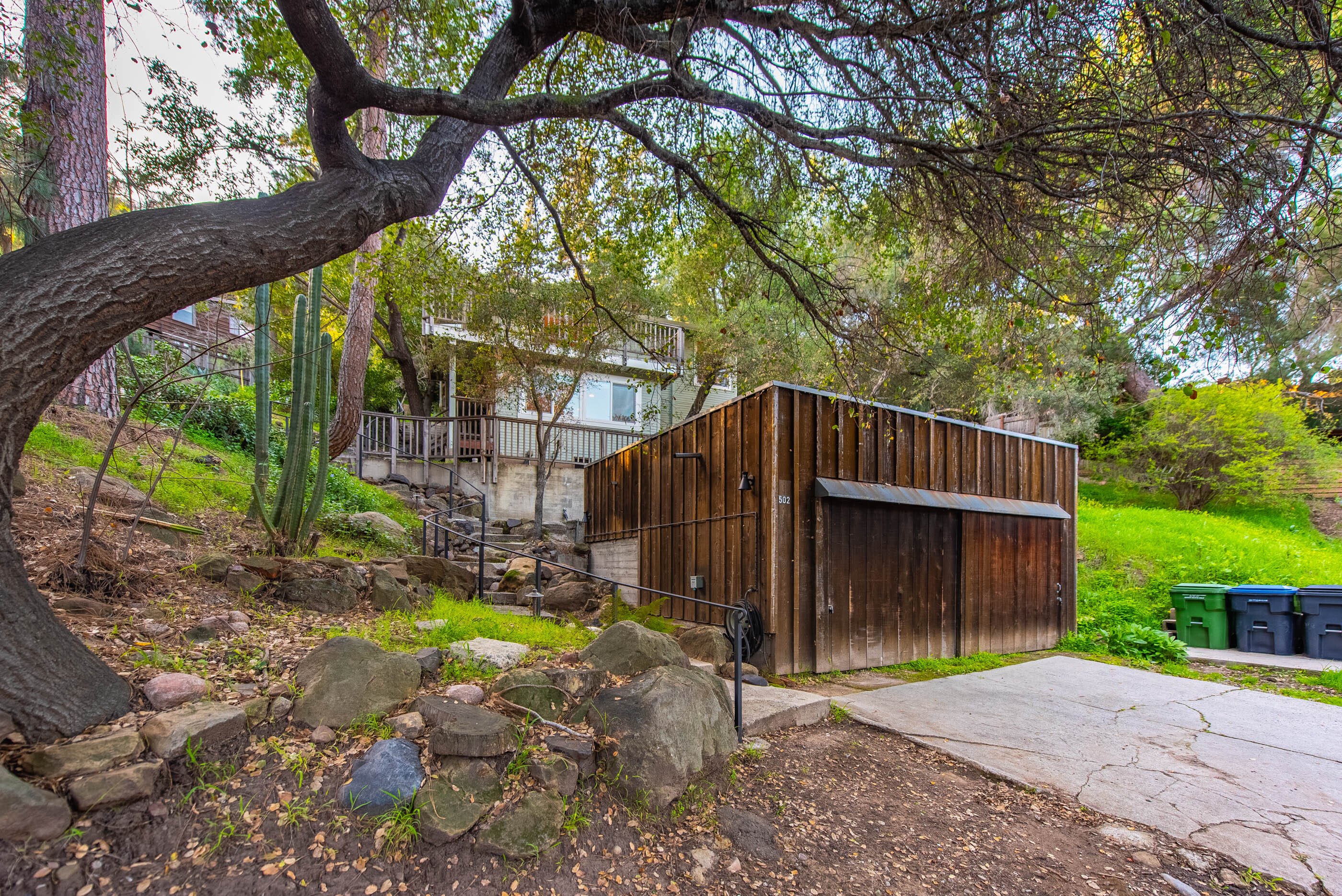  502 Fernwood Pacific Dr - 物件實景