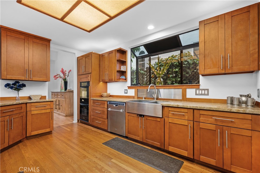 Manhattan Beach, California, 90266, United States, 5 Bedrooms Bedrooms, ,4 BathroomsBathrooms,Residential,For Sale,1993331