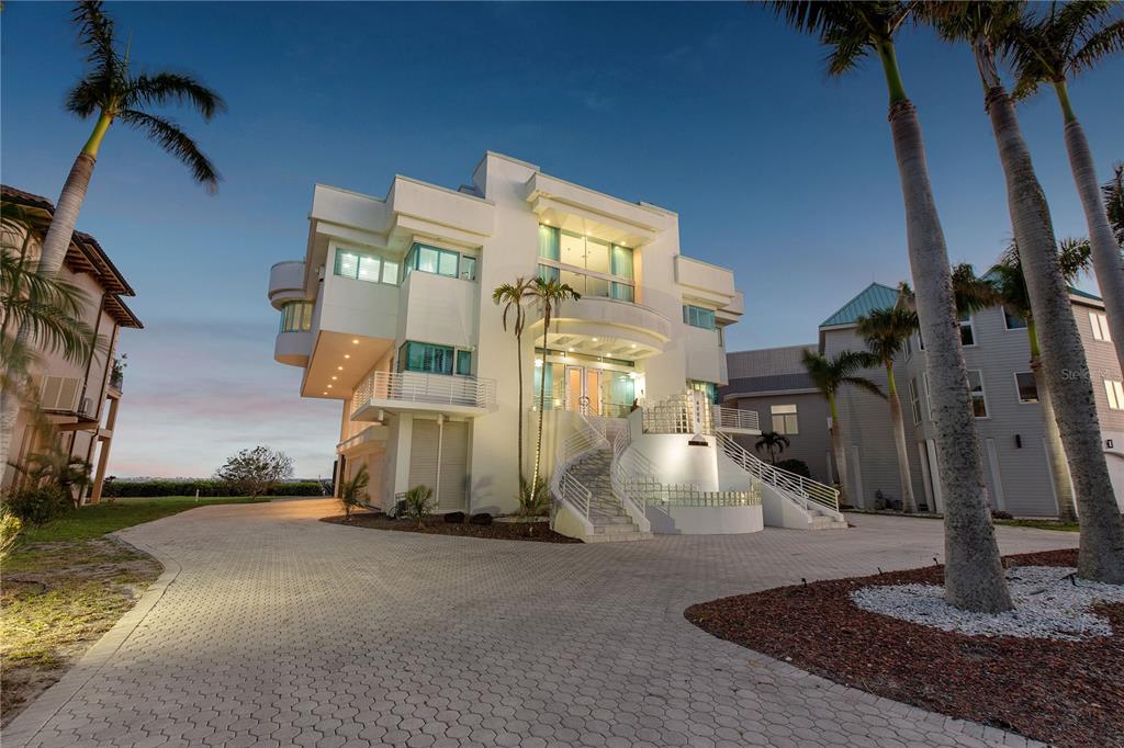 Bradenton, Florida, 34210, United States, 4 Bedrooms Bedrooms, ,5 BathroomsBathrooms,Residential,For Sale,1827645