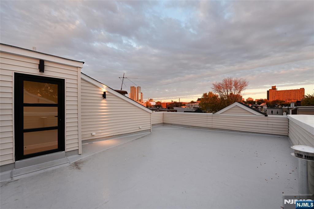 Jersey City, New Jersey, 07306, United States, 2 Bedrooms Bedrooms, ,2 BathroomsBathrooms,Residential,For Sale,1994666