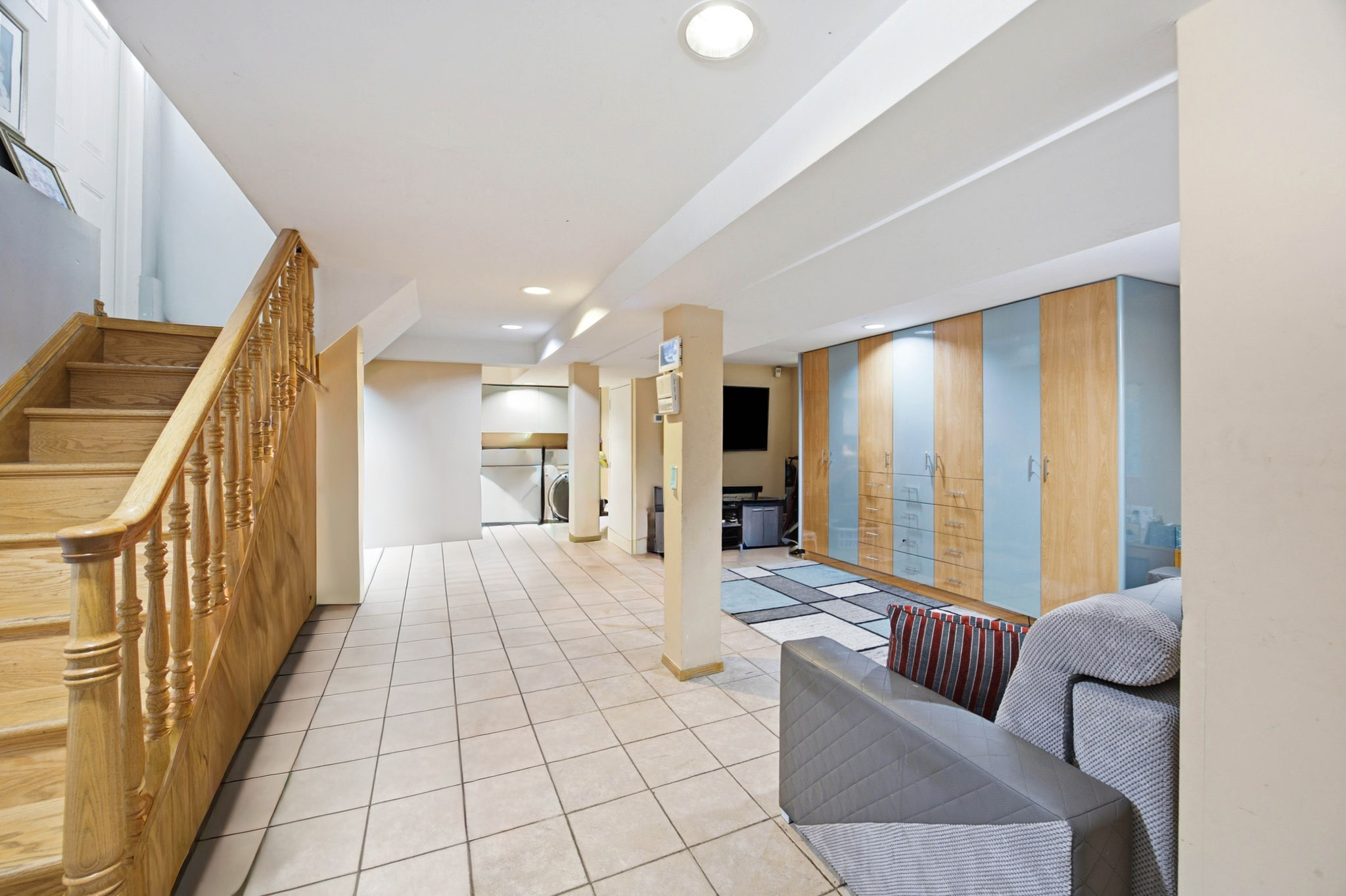  1739 E 26th Street - 物件實景