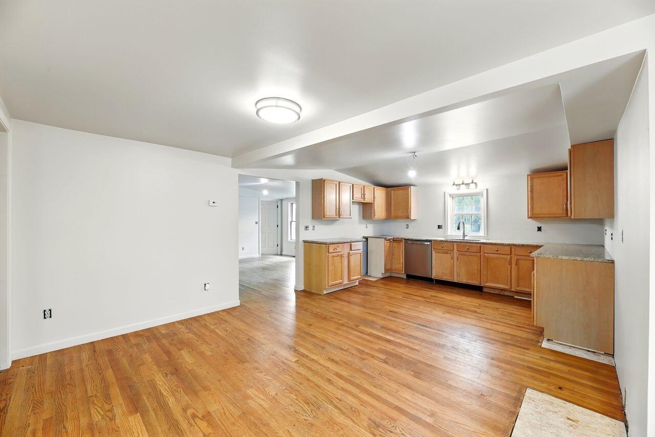 Three Oaks, Michigan, 49128, United States, 3 Bedrooms Bedrooms, ,2 BathroomsBathrooms,Residential,For Sale,1806121