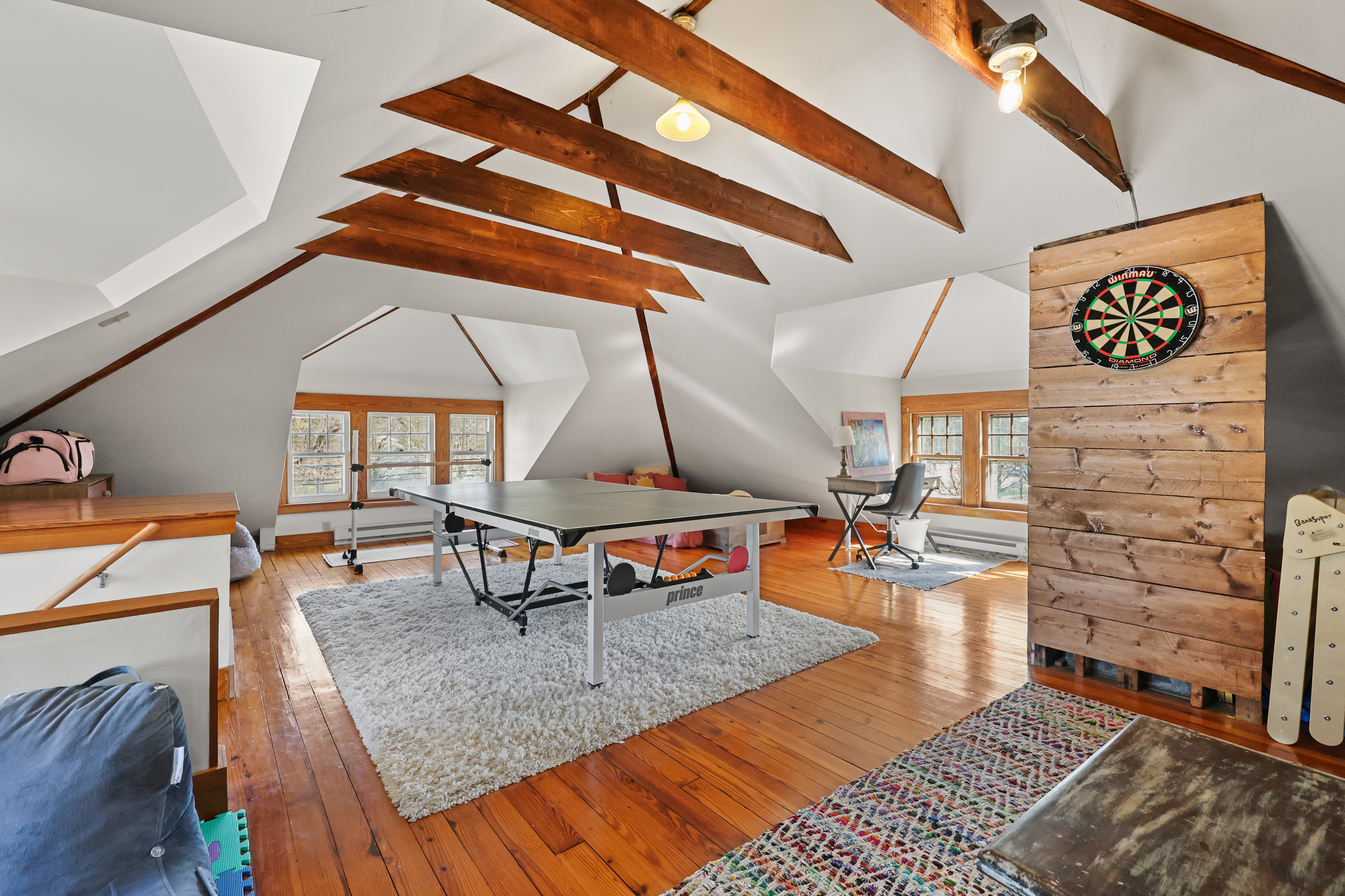  1720 Whitney Avenue - 物件實景