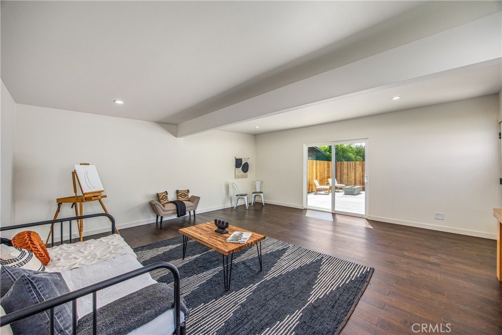 Los Angeles, California, 90043, United States, 3 Bedrooms Bedrooms, ,2 BathroomsBathrooms,Residential,For Sale,1986157