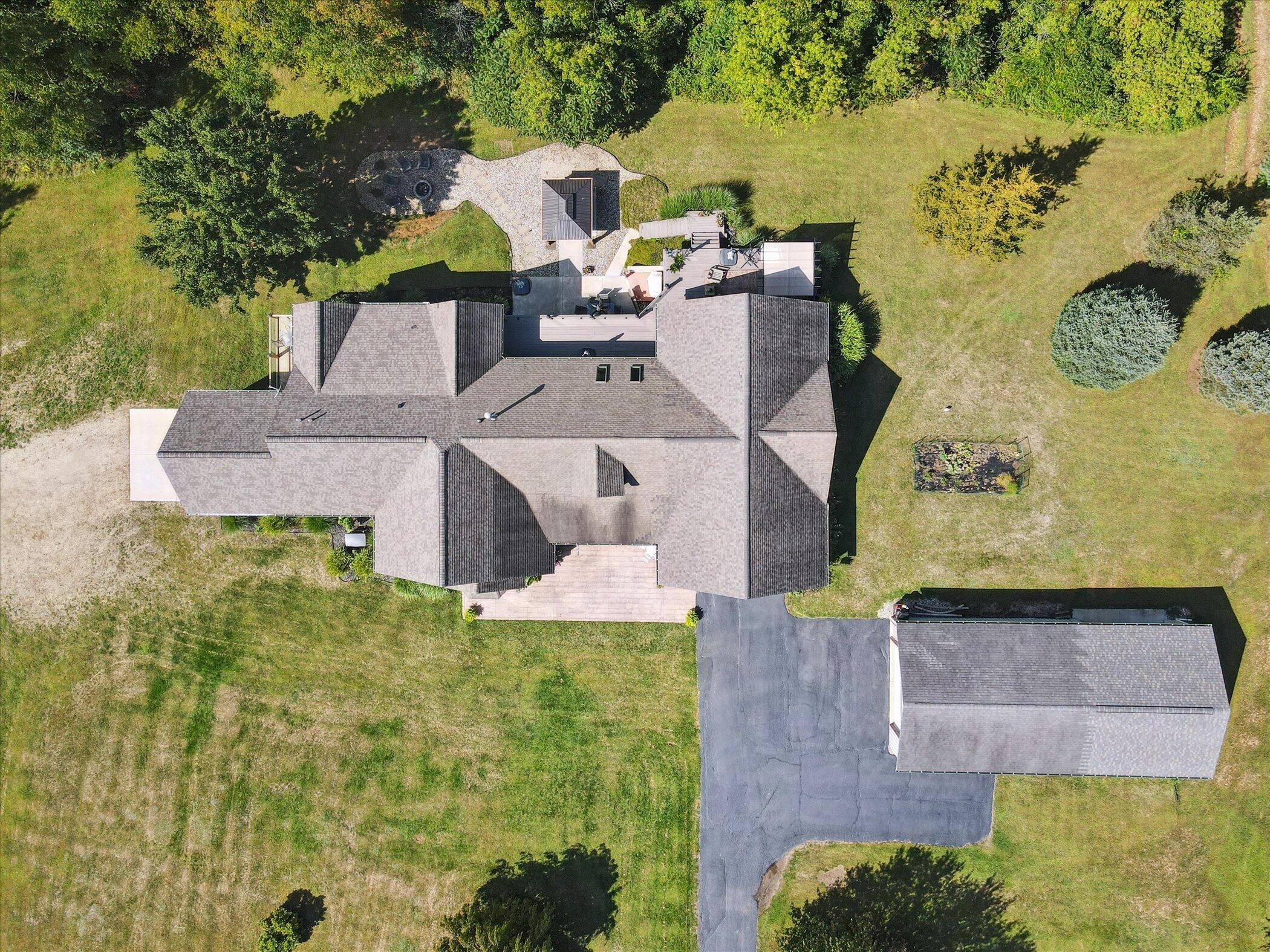 Horton, Michigan, 49246, United States, 5 Bedrooms Bedrooms, ,4 BathroomsBathrooms,Residential,For Sale,1940330