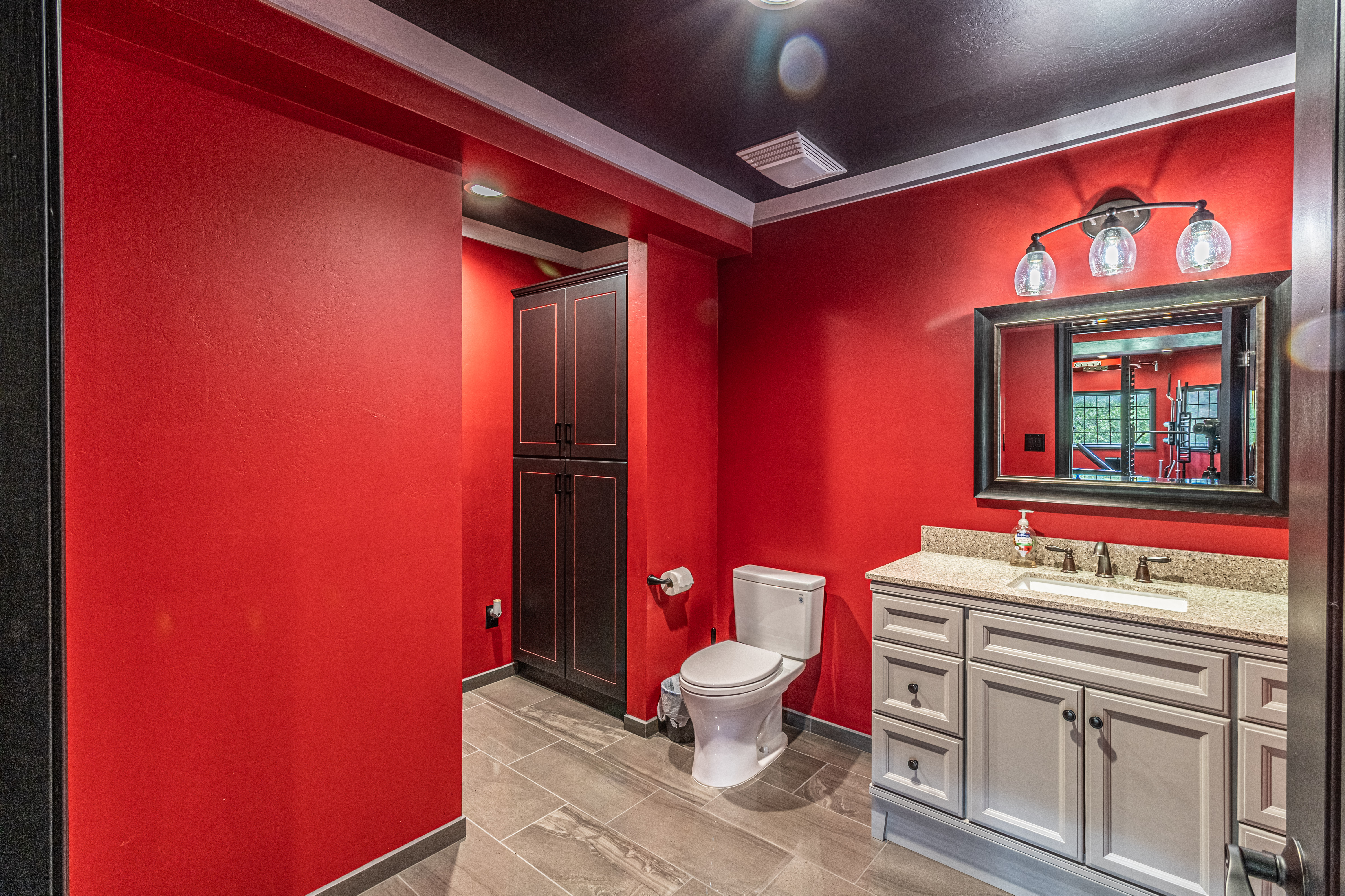 Farmington, New Mexico, 87401, United States, 4 Bedrooms Bedrooms, ,5 BathroomsBathrooms,Residential,For Sale,1942603