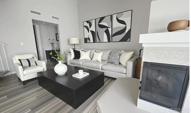 San Diego, California, 92126, United States, 2 Bedrooms Bedrooms, ,2 BathroomsBathrooms,Residential,For Sale,1976306