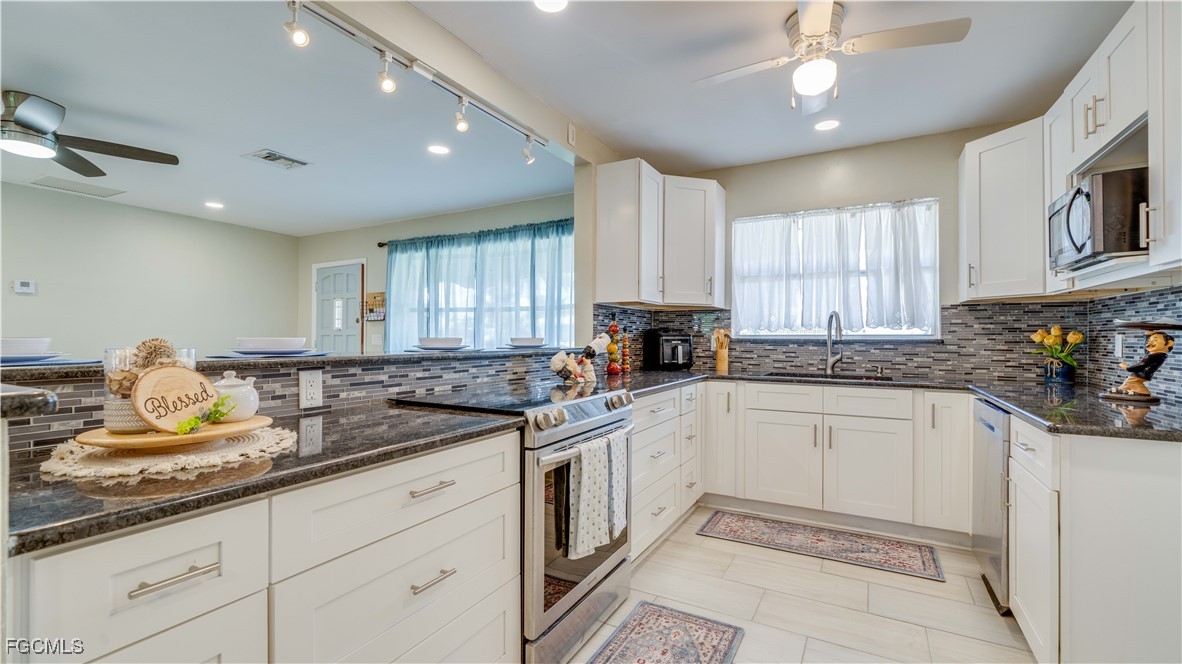 Cape Coral, Florida, 33904, United States, 3 Bedrooms Bedrooms, ,2 BathroomsBathrooms,Residential,For Sale,1973699