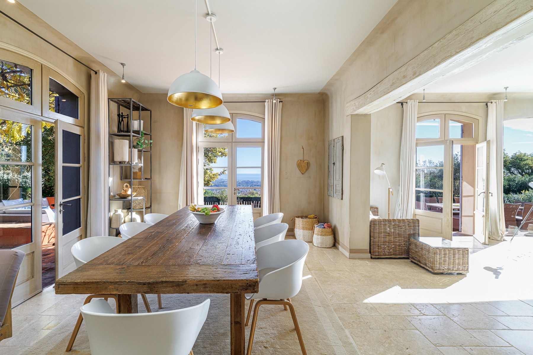  Luxury neo-Provençal bastide in Vence with sea views, heated pool and landscape… - 物件實景