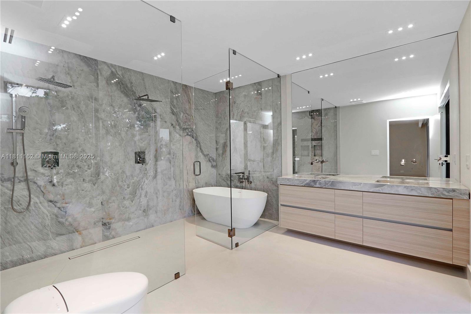 Miami, Florida, 33129, United States, 4 Bedrooms Bedrooms, ,5 BathroomsBathrooms,Residential,For Sale,1839083