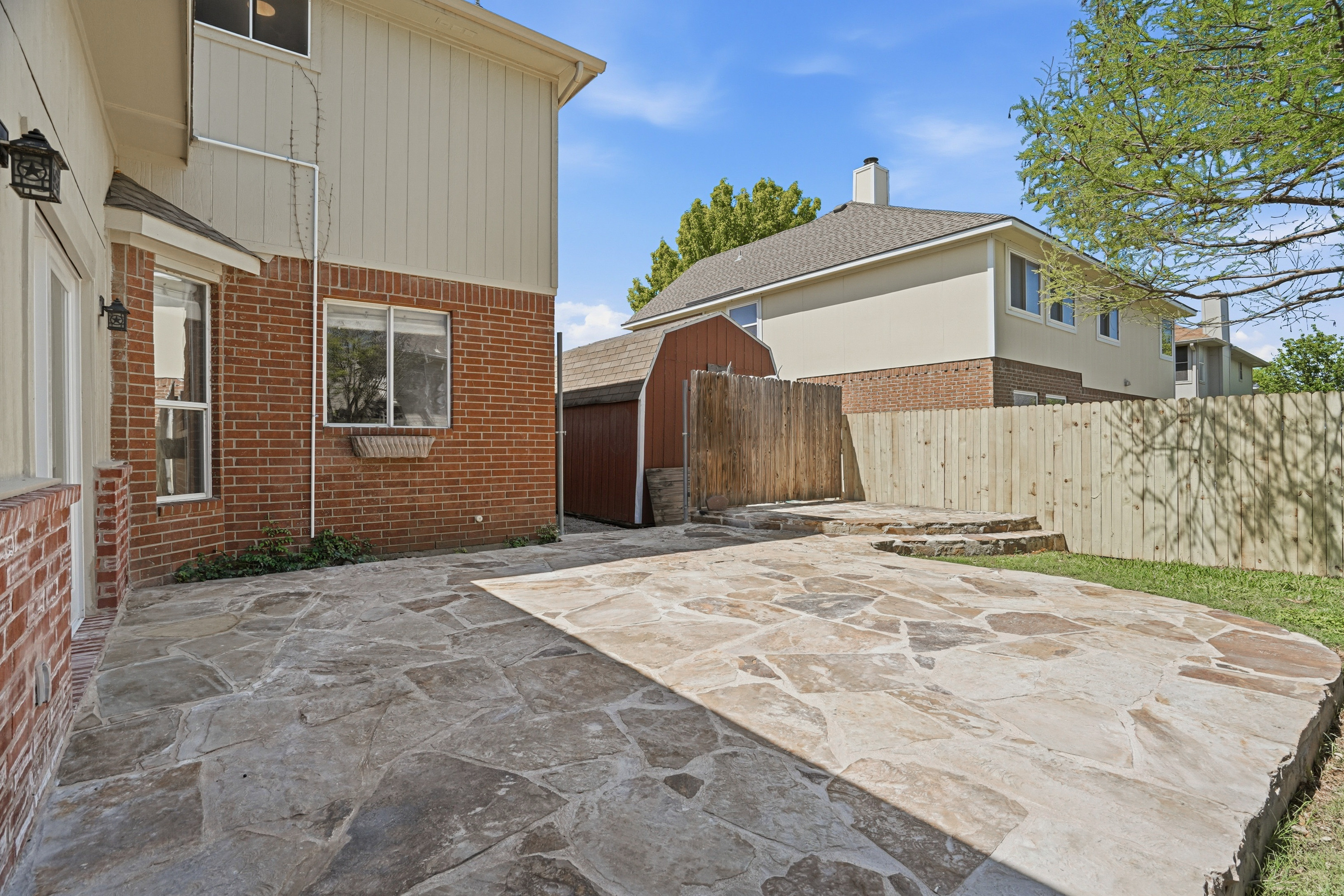  Stylish Keller Living with Bonus Room & Custom Touches - 物件實景