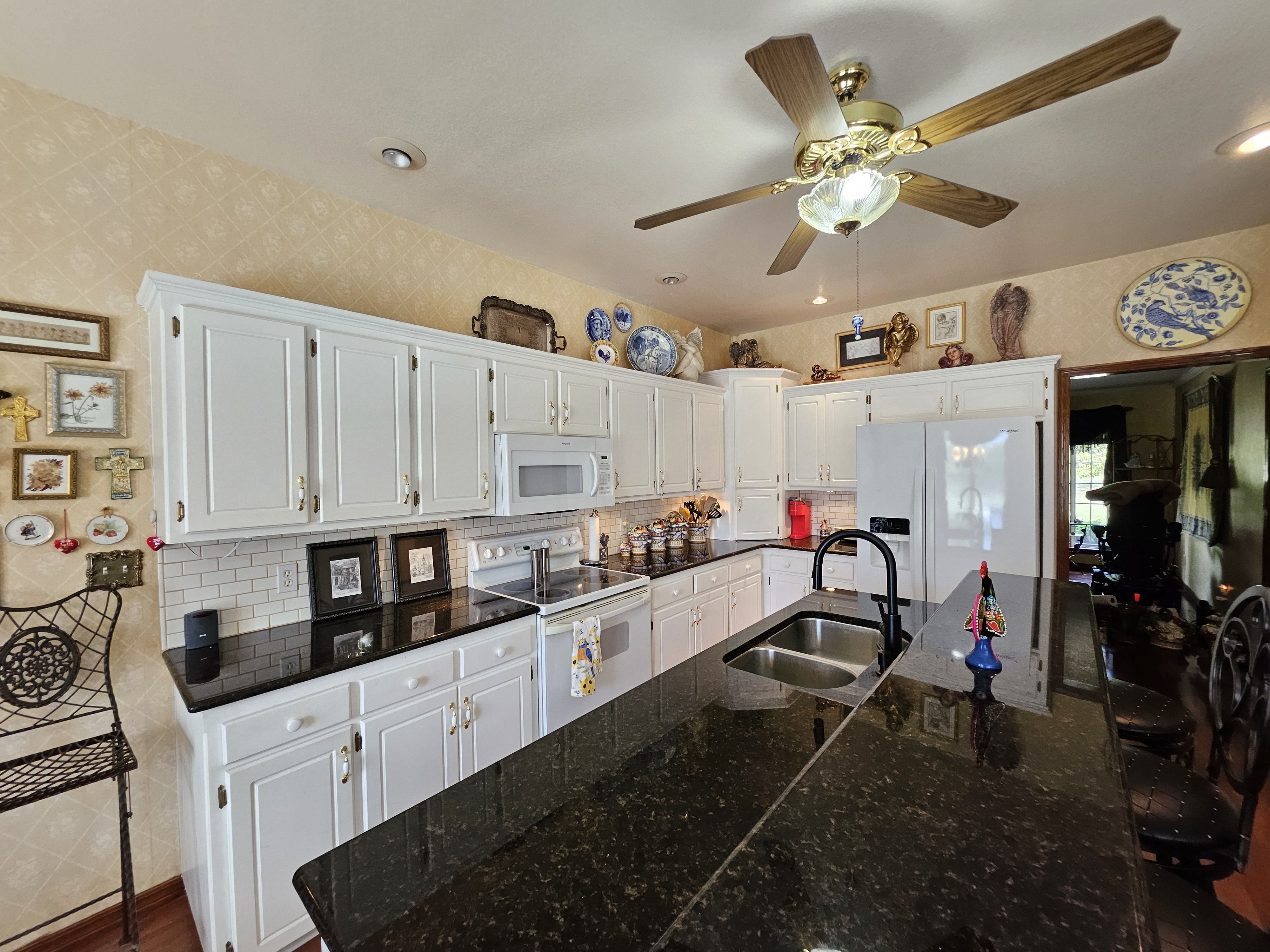 Pierce City, Missouri, 65723, United States, 5 Bedrooms Bedrooms, ,3 BathroomsBathrooms,Residential,For Sale,1975319