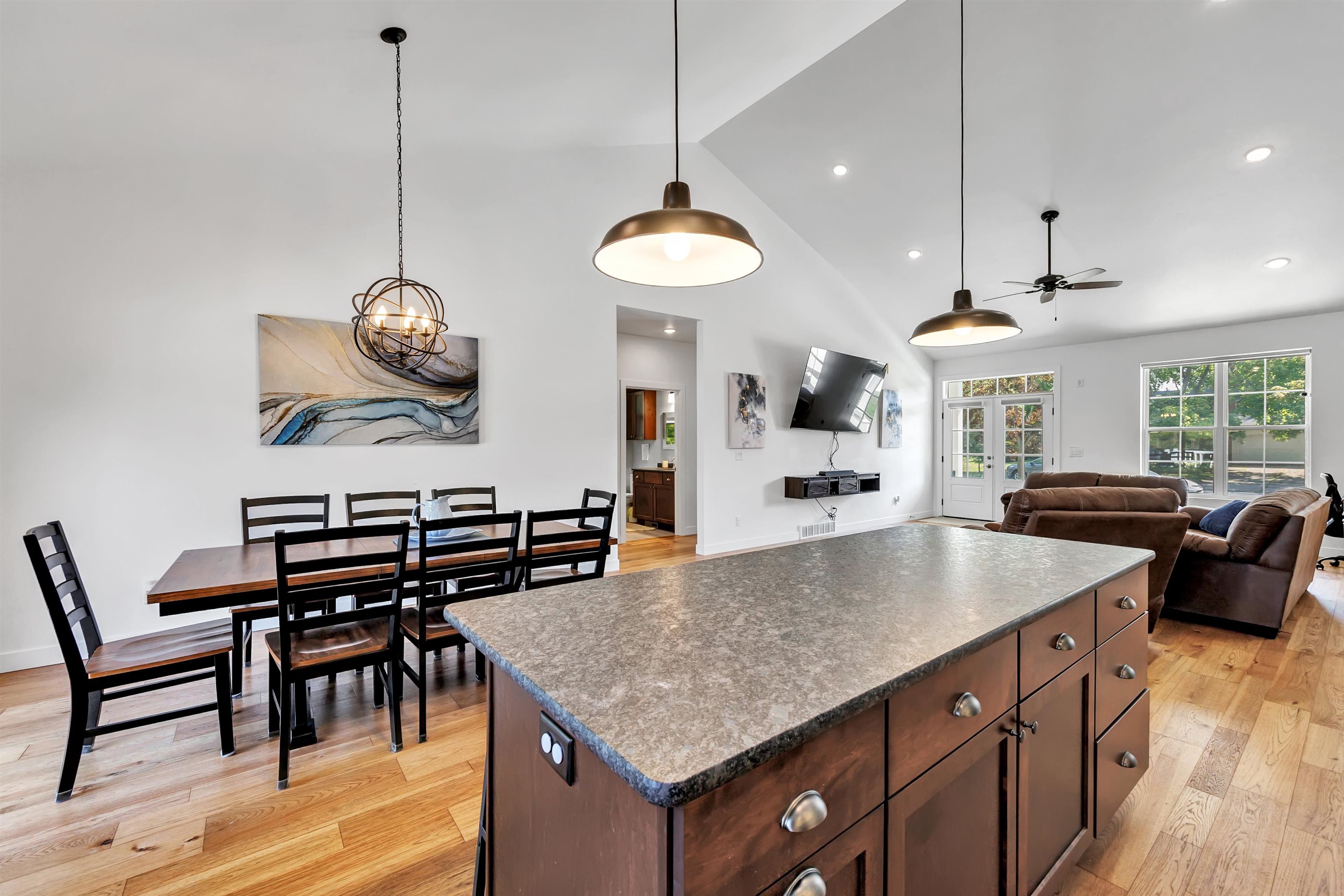 DE PERE, Wisconsin, 54115, United States, 4 Bedrooms Bedrooms, ,4 BathroomsBathrooms,Residential,For Sale,1948922