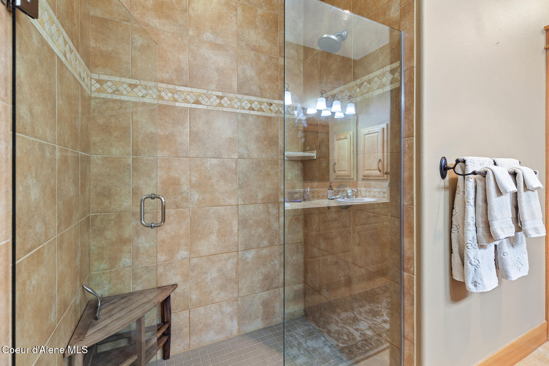 Coeur d'Alene, Idaho, 83814, United States, 2 Bedrooms Bedrooms, ,2 BathroomsBathrooms,Residential,For Sale,1974627