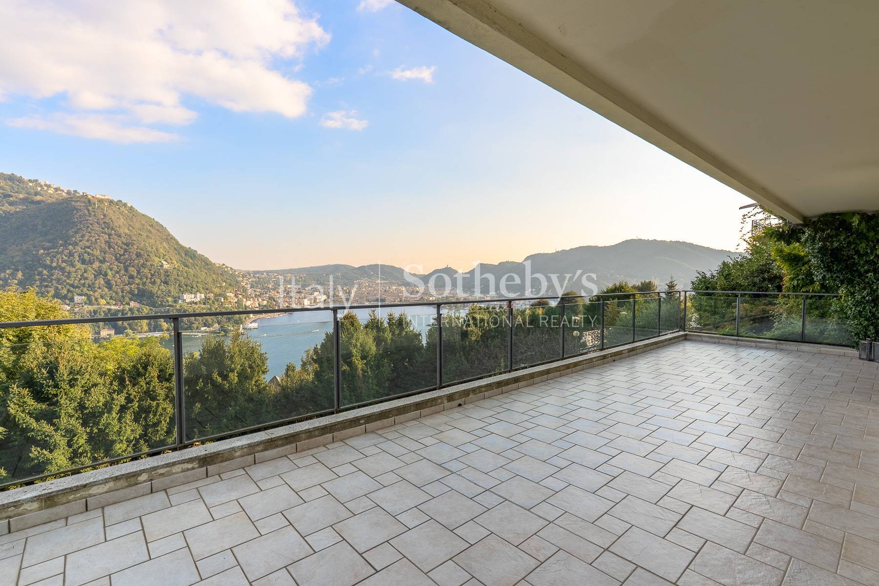  Prestigious modern villa with lake view - 物件實景