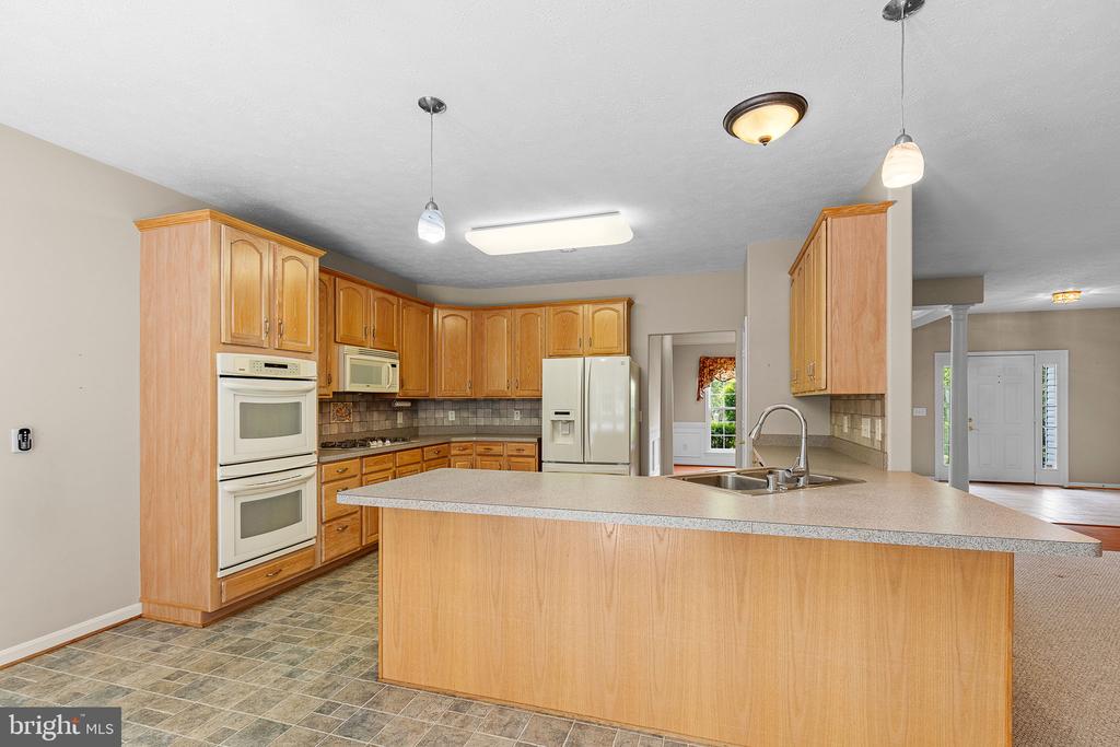 Fredericksburg, Virginia, 22401, United States, 5 Bedrooms Bedrooms, ,3 BathroomsBathrooms,Residential,For Sale,1920807