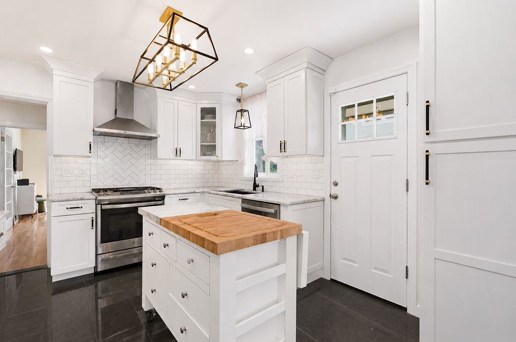 East Rockaway, New York, 11518, United States, 4 Bedrooms Bedrooms, ,2 BathroomsBathrooms,Residential,For Sale,2048552