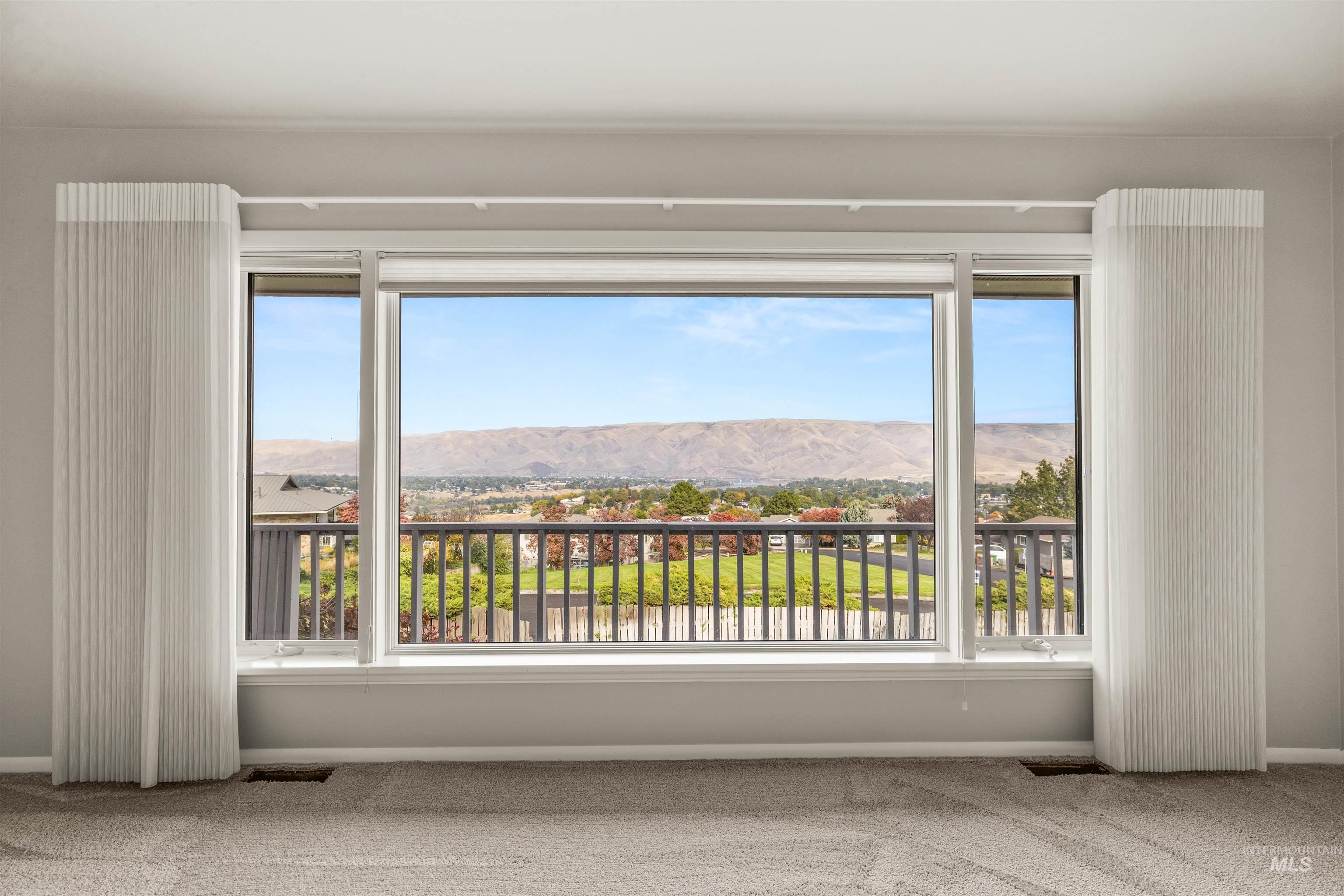 Lewiston, Idaho, 83501, United States, 4 Bedrooms Bedrooms, ,Residential,For Sale,1862440