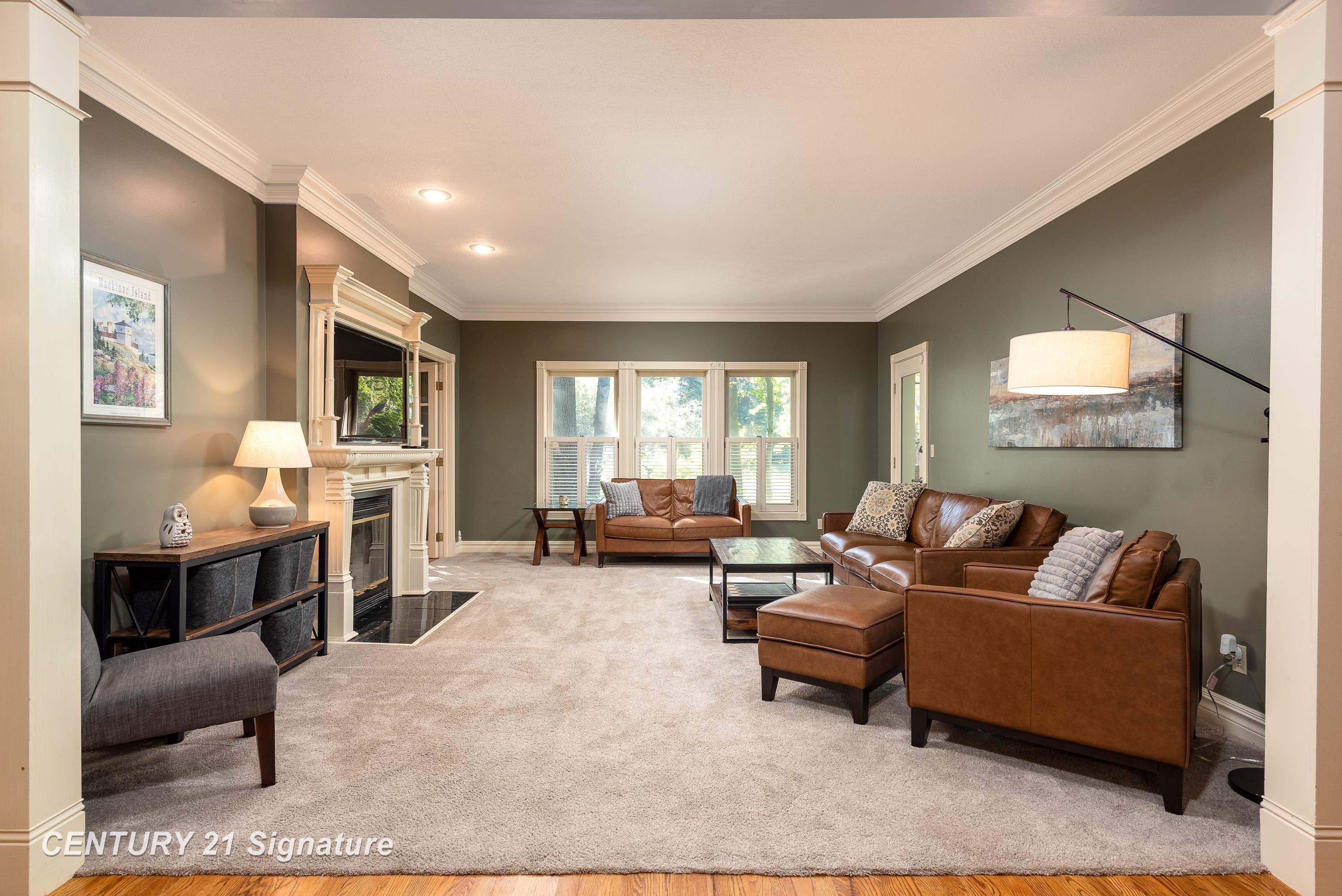 Midland, Michigan, 48642, United States, 5 Bedrooms Bedrooms, ,6 BathroomsBathrooms,Residential,For Sale,1977241