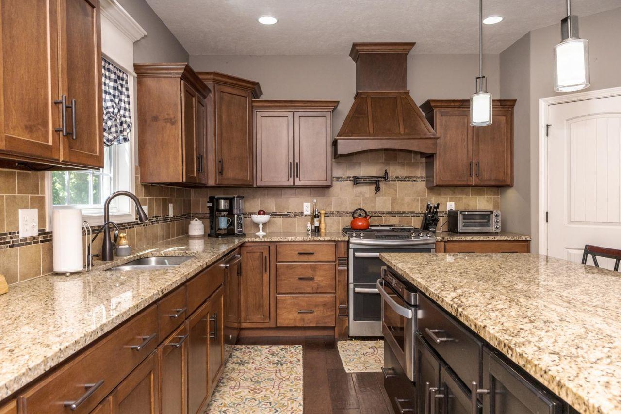 Bloomington, Illinois, 61705, United States, 5 Bedrooms Bedrooms, ,5 BathroomsBathrooms,Residential,For Sale,1817687