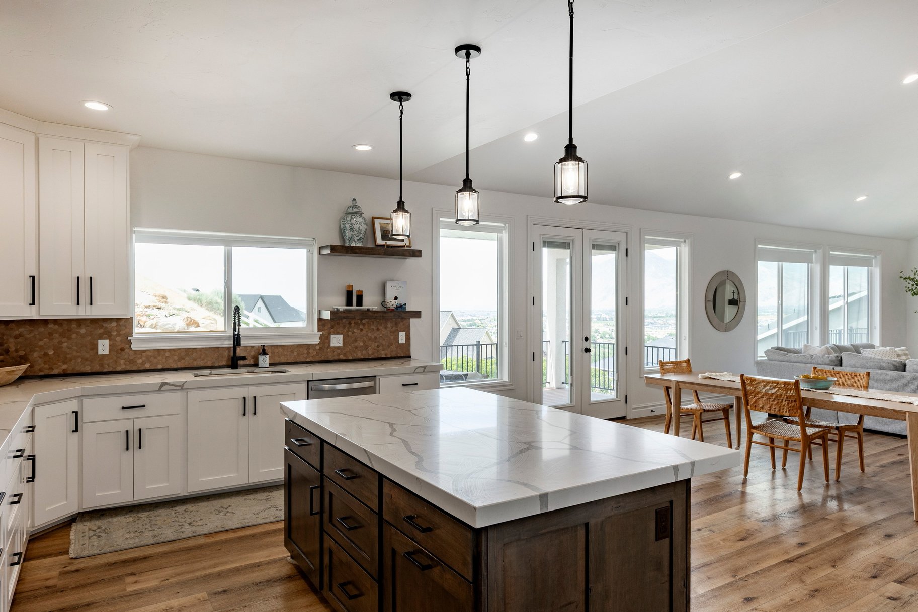  Custom Home with Fully Finished ADU Near Golf, Trails & Mountain Views - 物件實景