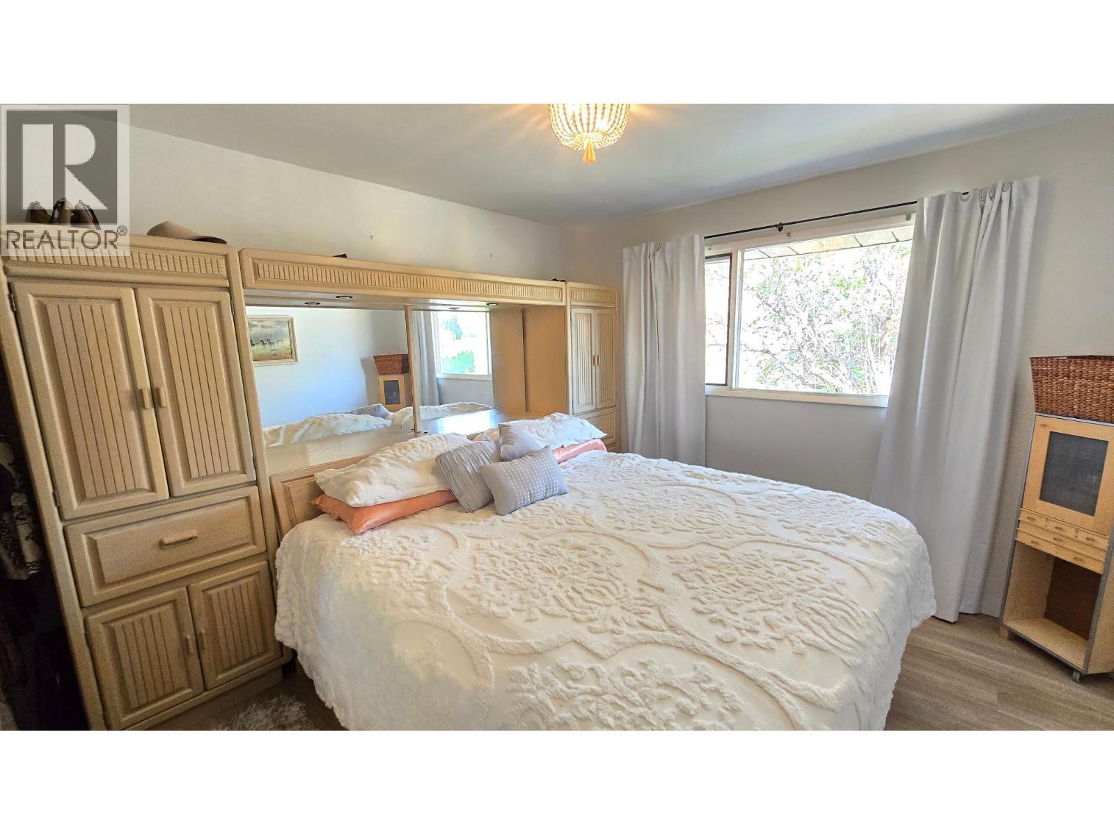 KAMLOOPS, British Columbia, V2C 4Y6, CA, 3 Bedrooms Bedrooms, ,2 BathroomsBathrooms,Residential,For Sale,1950750