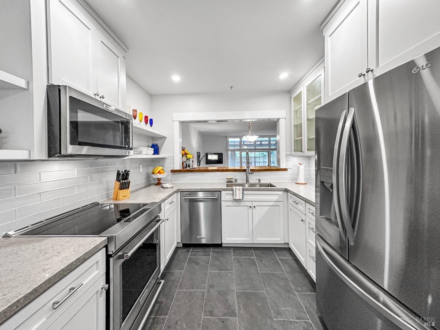 Napa, California, 94558, United States, 2 Bedrooms Bedrooms, ,3 BathroomsBathrooms,Residential,For Sale,1950858