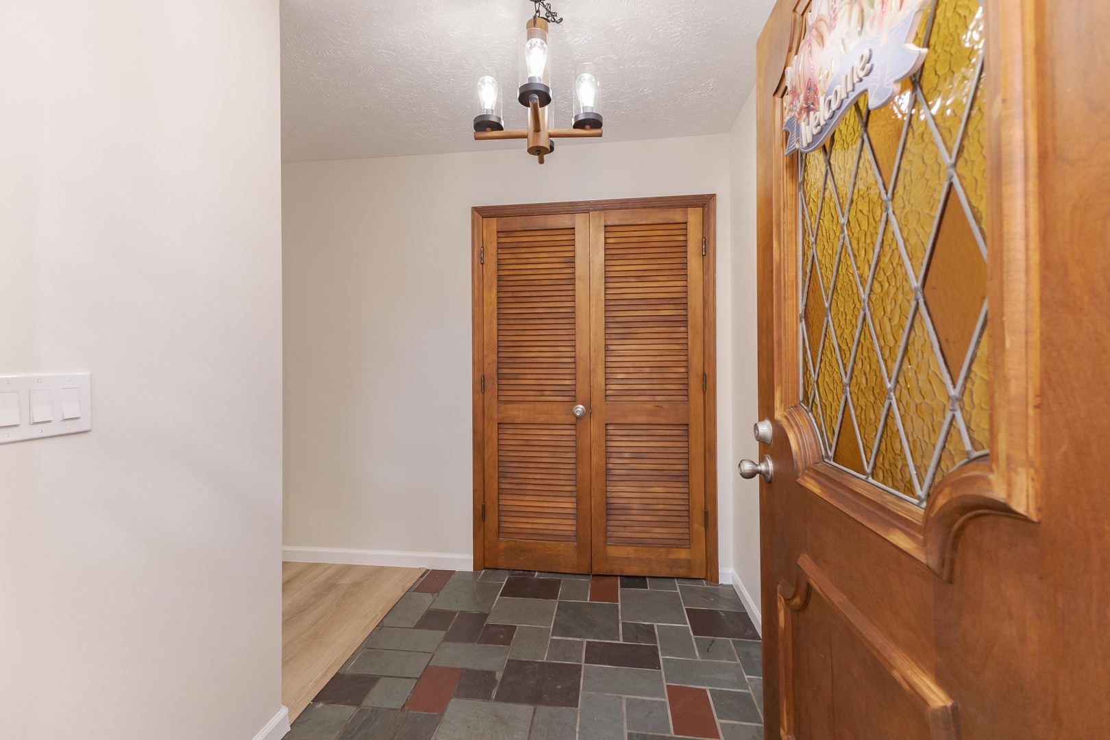 Heyworth, Illinois, 61745, United States, 3 Bedrooms Bedrooms, ,3 BathroomsBathrooms,Residential,For Sale,1989180