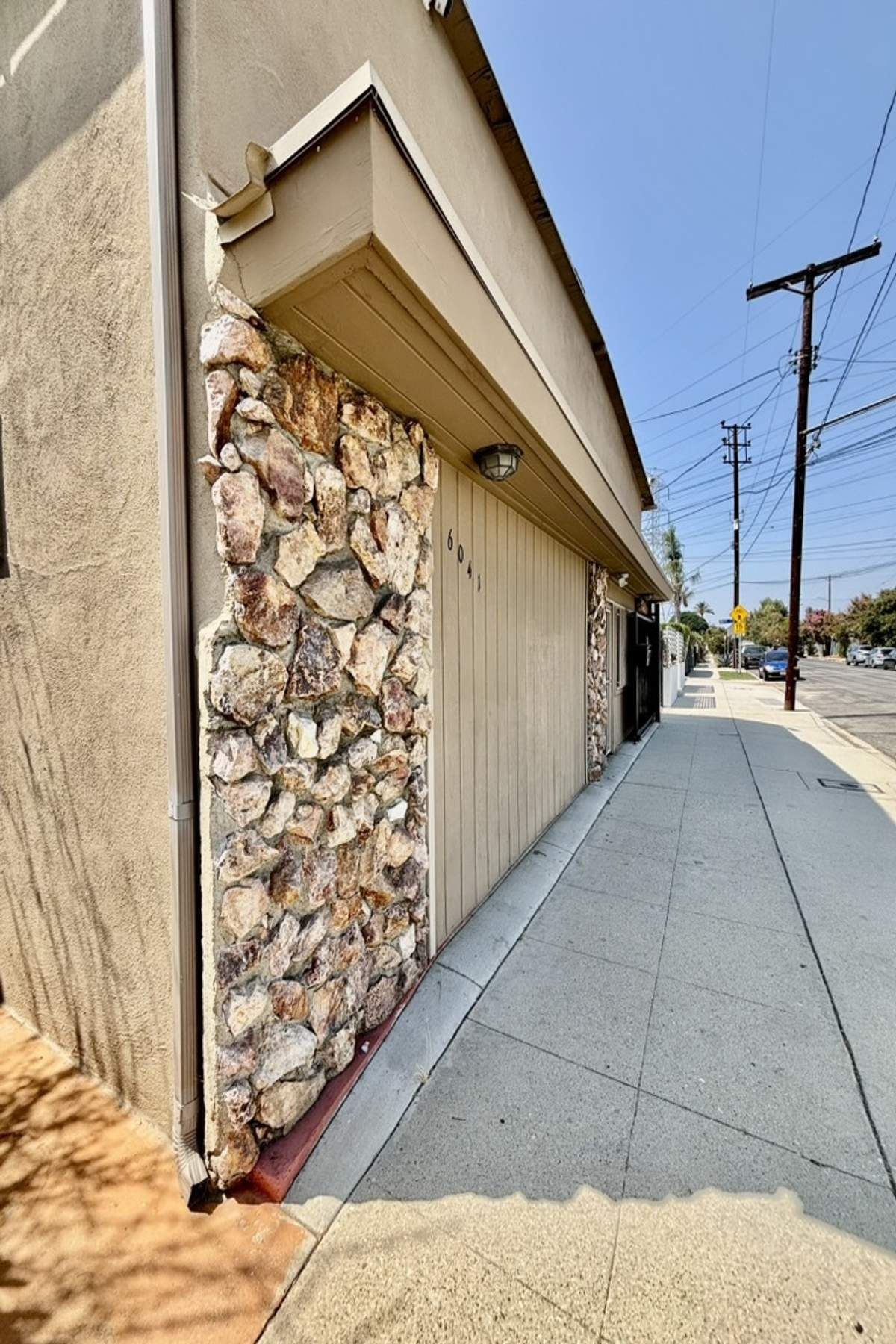  6041 Cleon Avenue - 物件實景